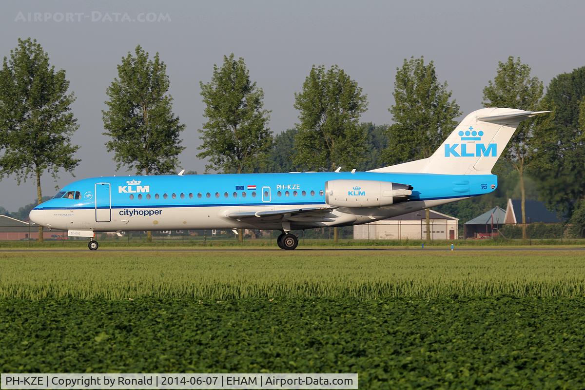 PH-KZE, 1996 Fokker 70 (F-28-0070) C/N 11576, at spl