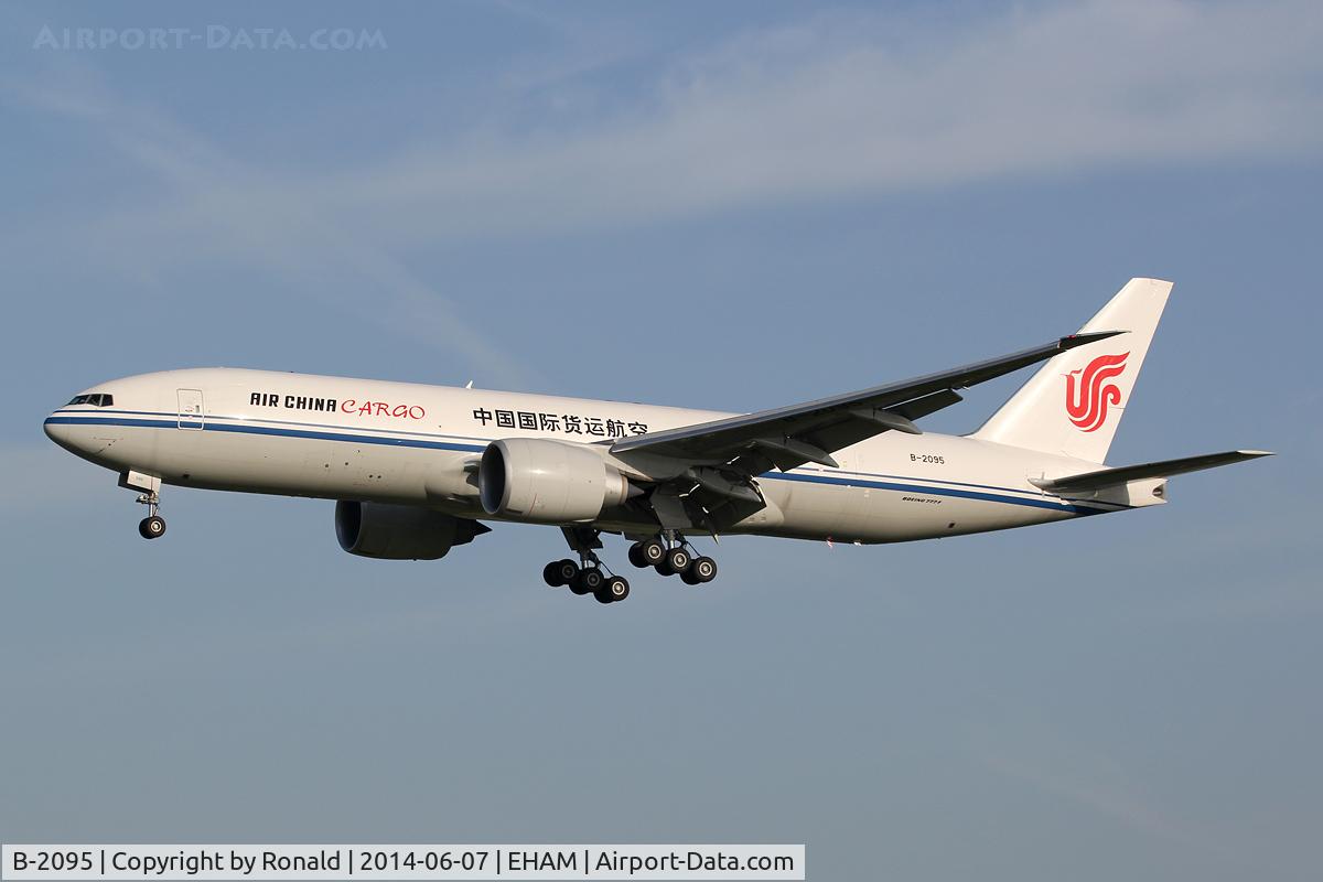 B-2095, 2013 Boeing 777-FFT C/N 44678, at spl