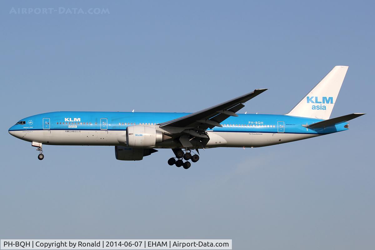 PH-BQH, 2004 Boeing 777-206/ER C/N 32705, at spl
