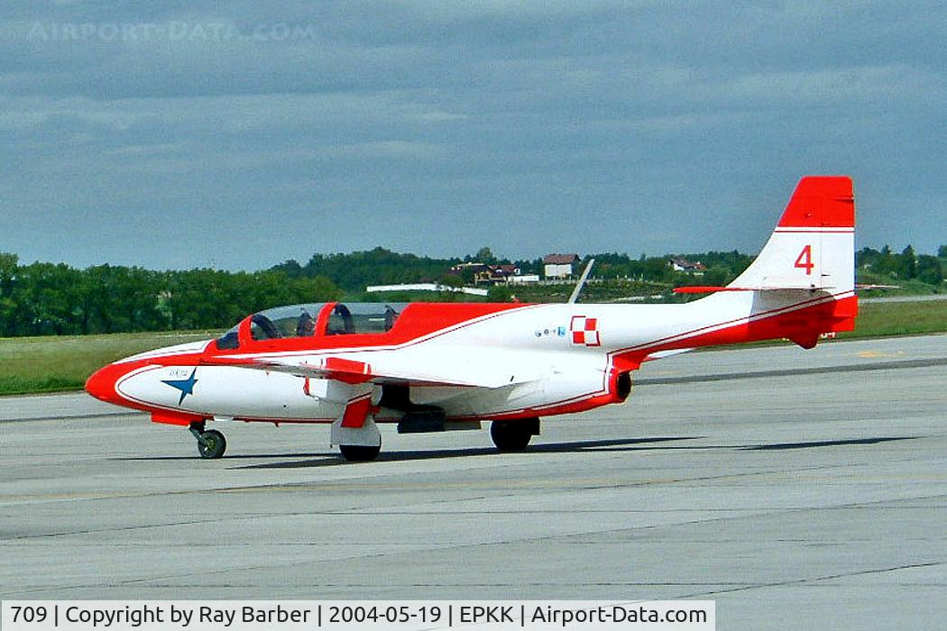 709, PZL-Mielec TS-11 Iskra bis B C/N 1H-0709, 709   PZL-Milec TS-11 100bis(B) Iskra [1H07-09] (Polish Air Force) Krakow-Balice~SP 19/05/2004