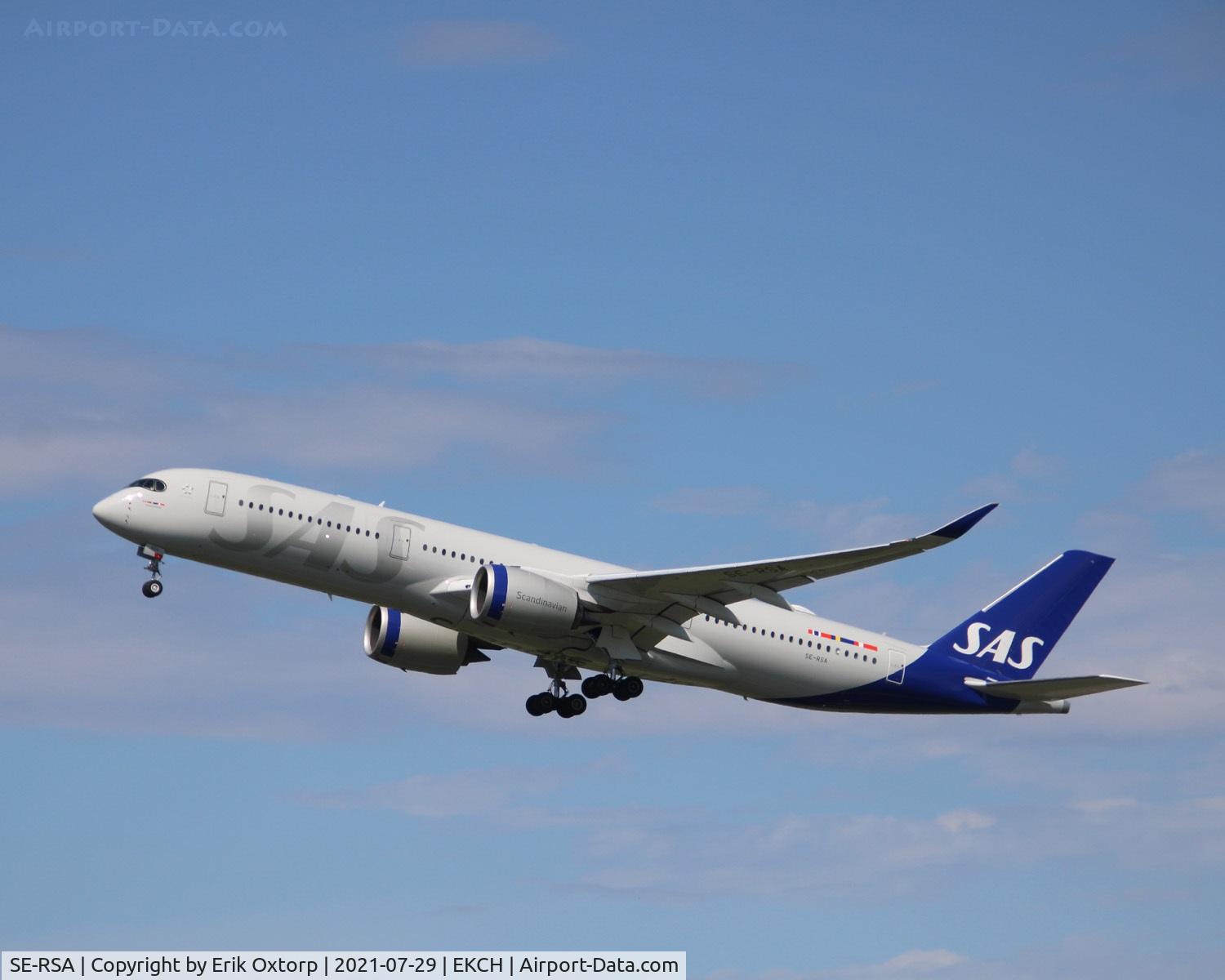 SE-RSA, 2019 Airbus A350-941 C/N 358, SE-RSA taking off rw 22R