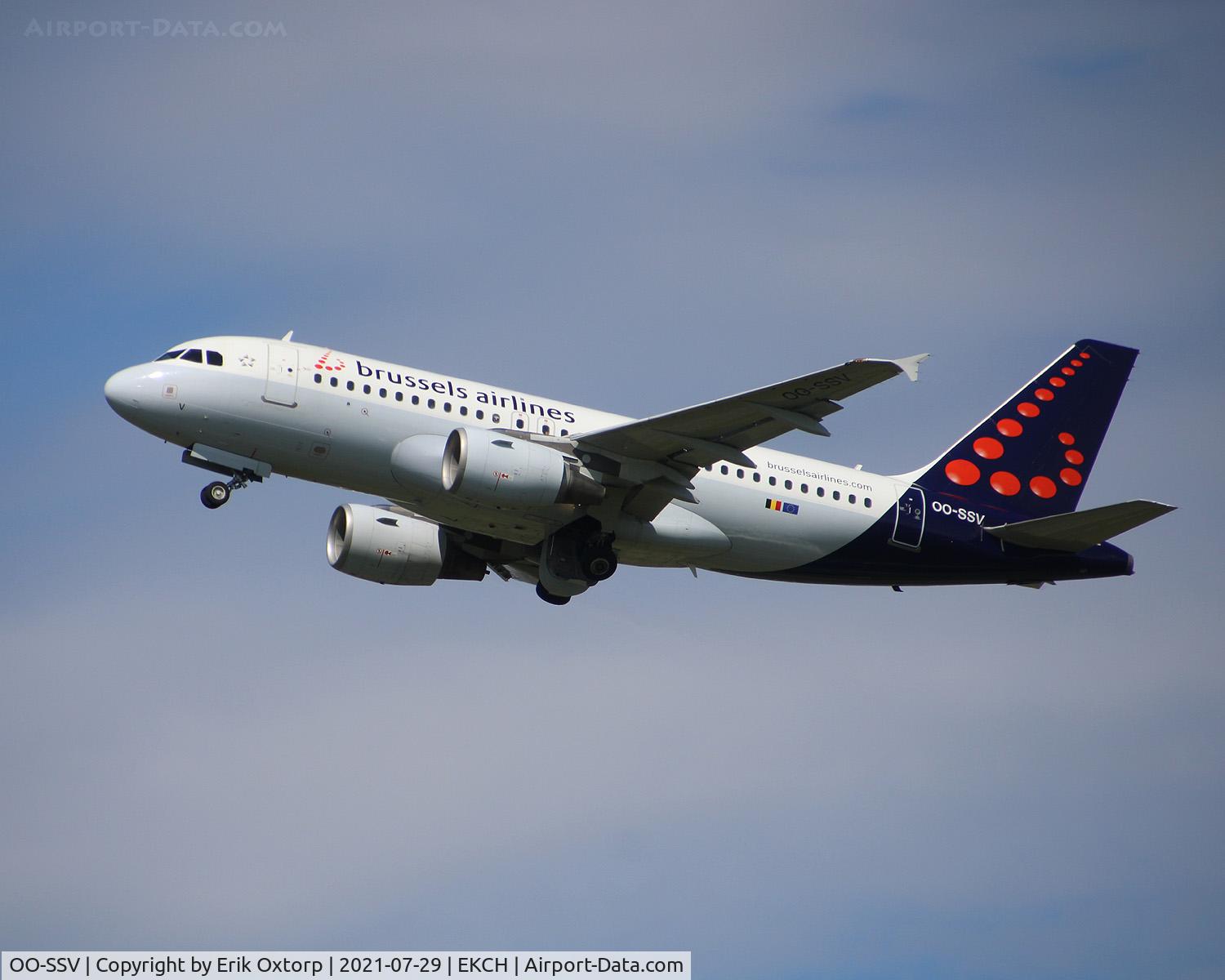 OO-SSV, 2004 Airbus A319-111 C/N 2196, OO-SSV taking off rw 22R