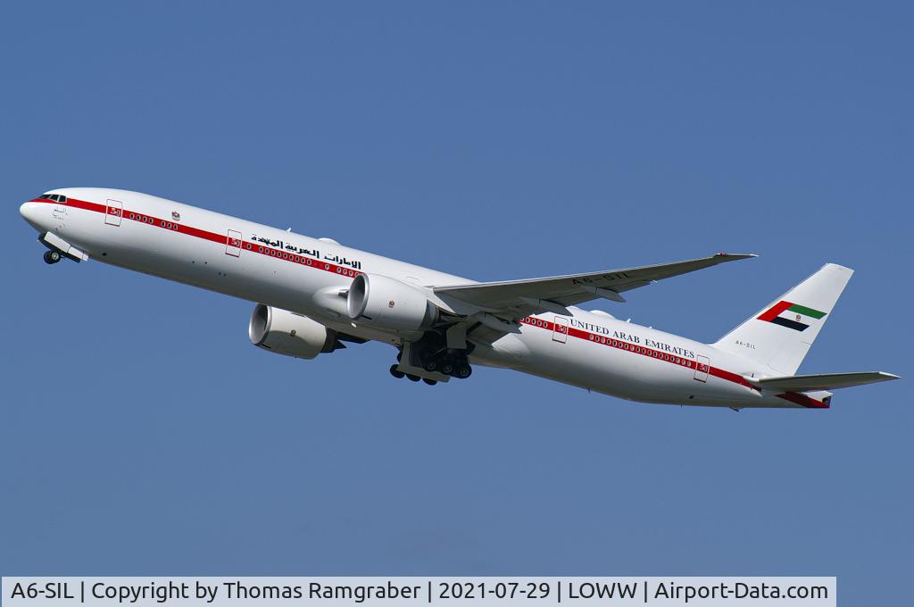 A6-SIL, 2009 Boeing 777-35R/ER C/N 36563, United Arab Emirates - Abu Dhabi Amiri Flight Boeing 777-300