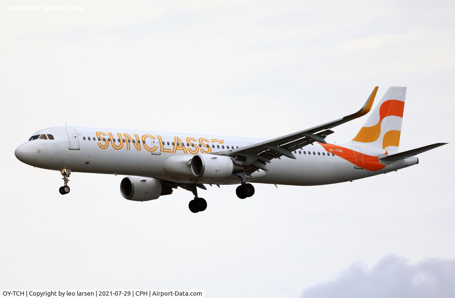 OY-TCH, 2015 Airbus A321-211 C/N 6438, Copenhagen 29.7.2021