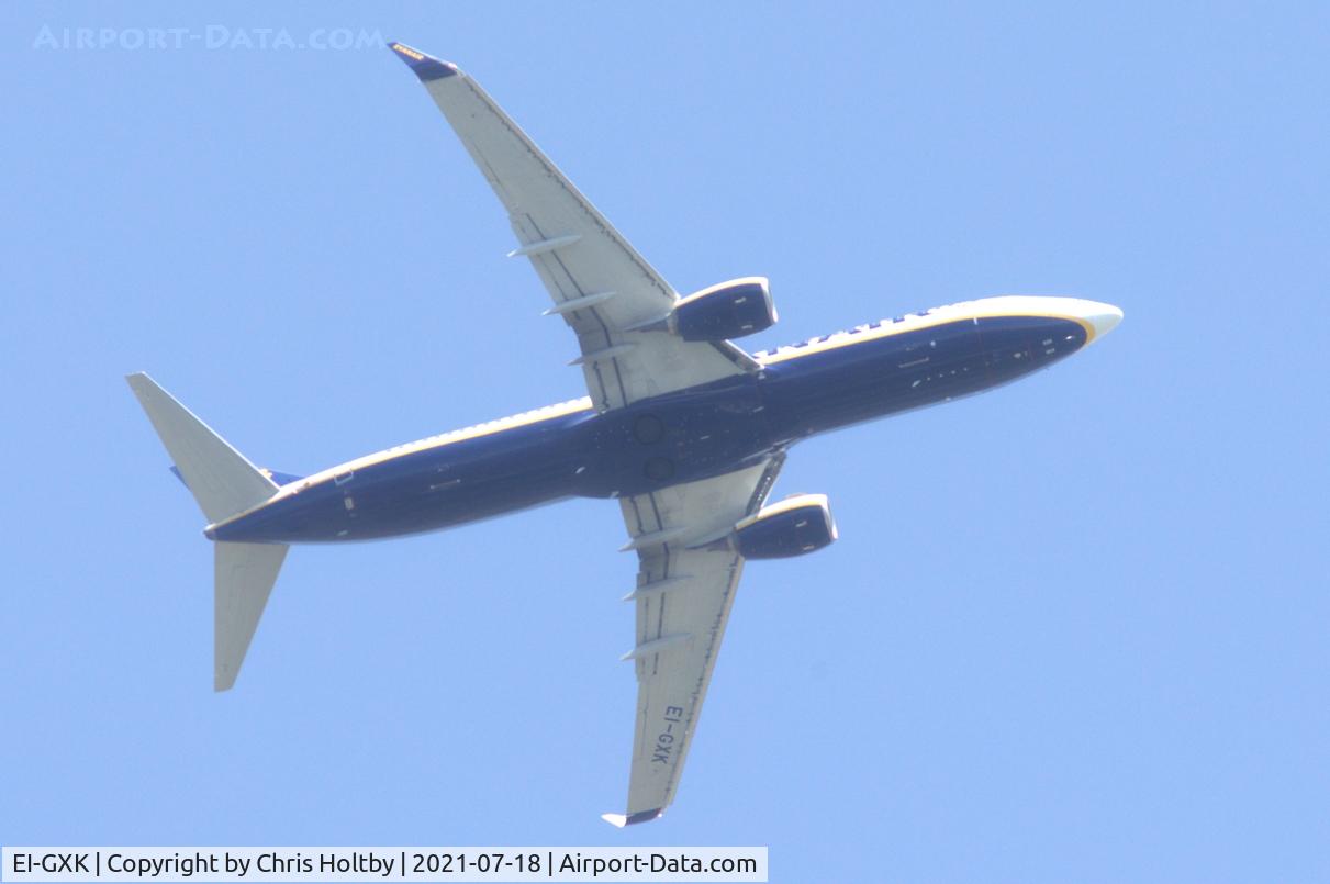 EI-GXK, 2018 Boeing 737-800 C/N 44860, Over Amwell, Herts. on final to Stansted