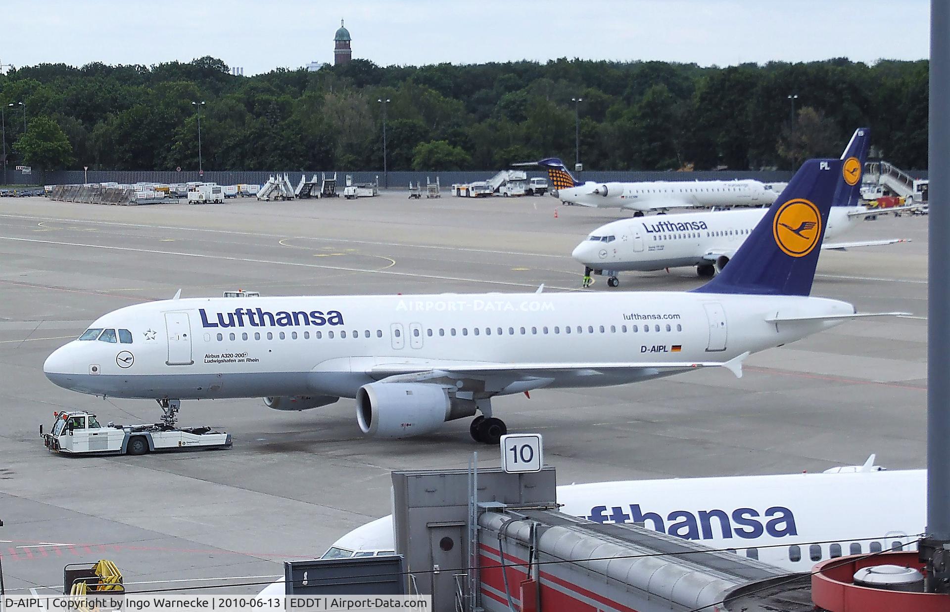 D-AIPL, 1989 Airbus A320-211 C/N 094, Airbus A320-211 of Lufthansa at Berlin/Tegel airport