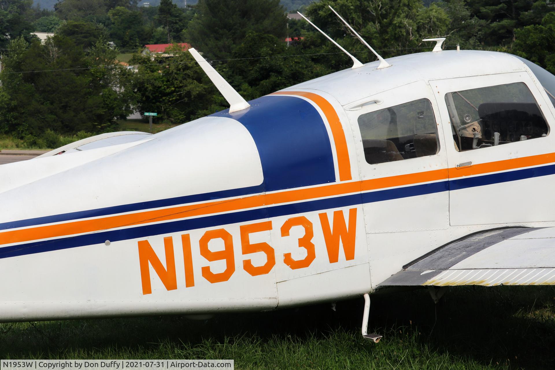 N1953W, 1973 Beech B19 Sport 150 C/N MB-617, No engine, damage to wings