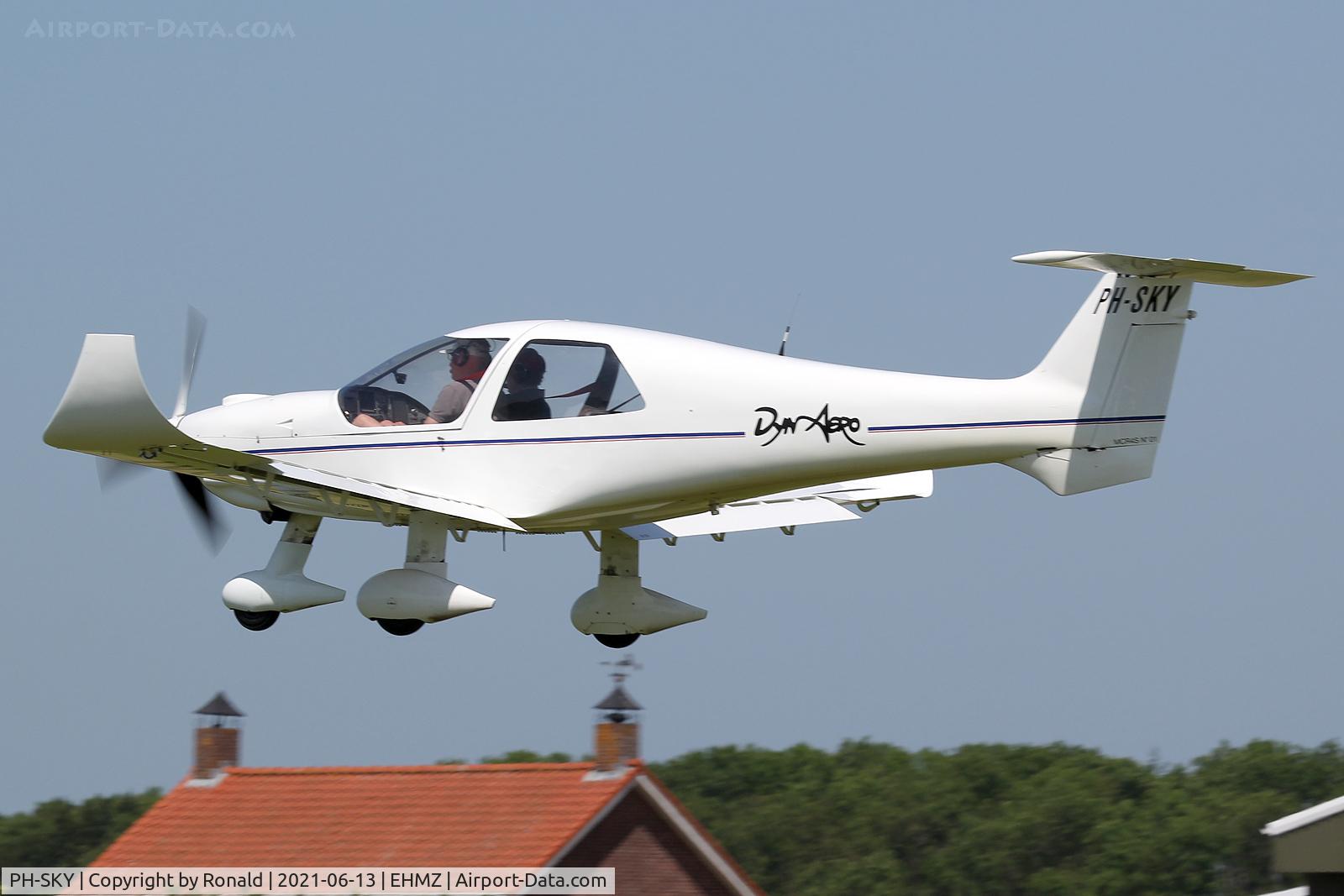 PH-SKY, 2000 Dyn'Aero MCR-4S C/N 1, at ehmz