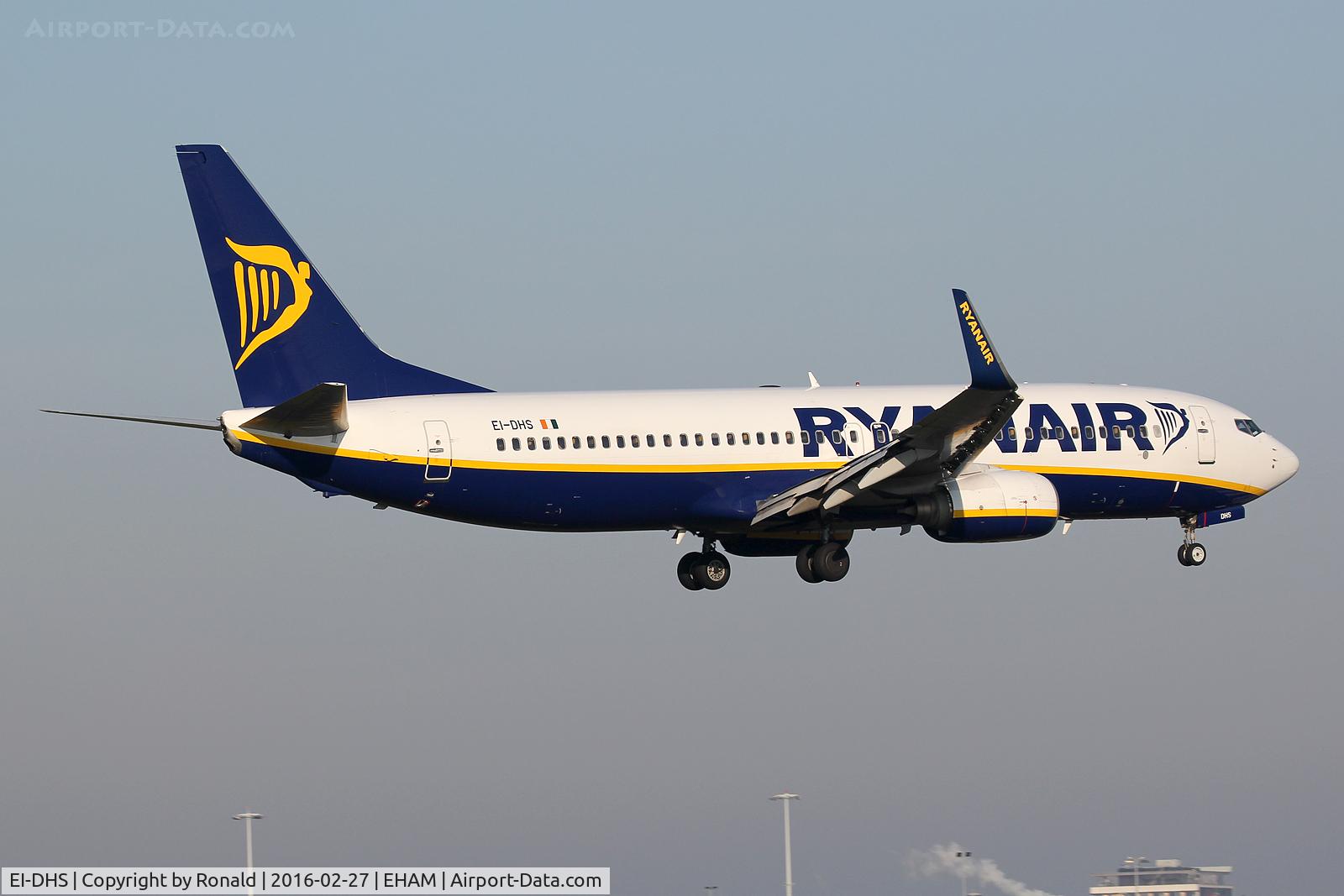EI-DHS, 2005 Boeing 737-8AS(WL) C/N 33580, at spl