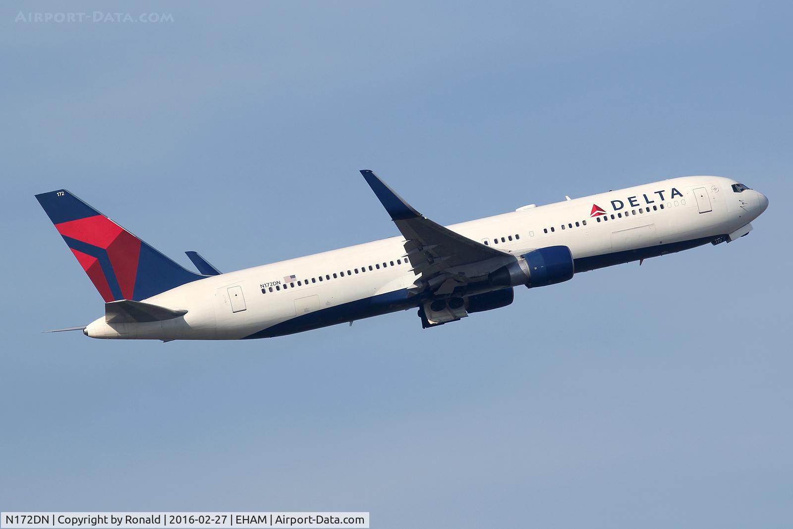 N172DN, 1990 Boeing 767-332 C/N 24775, at spl