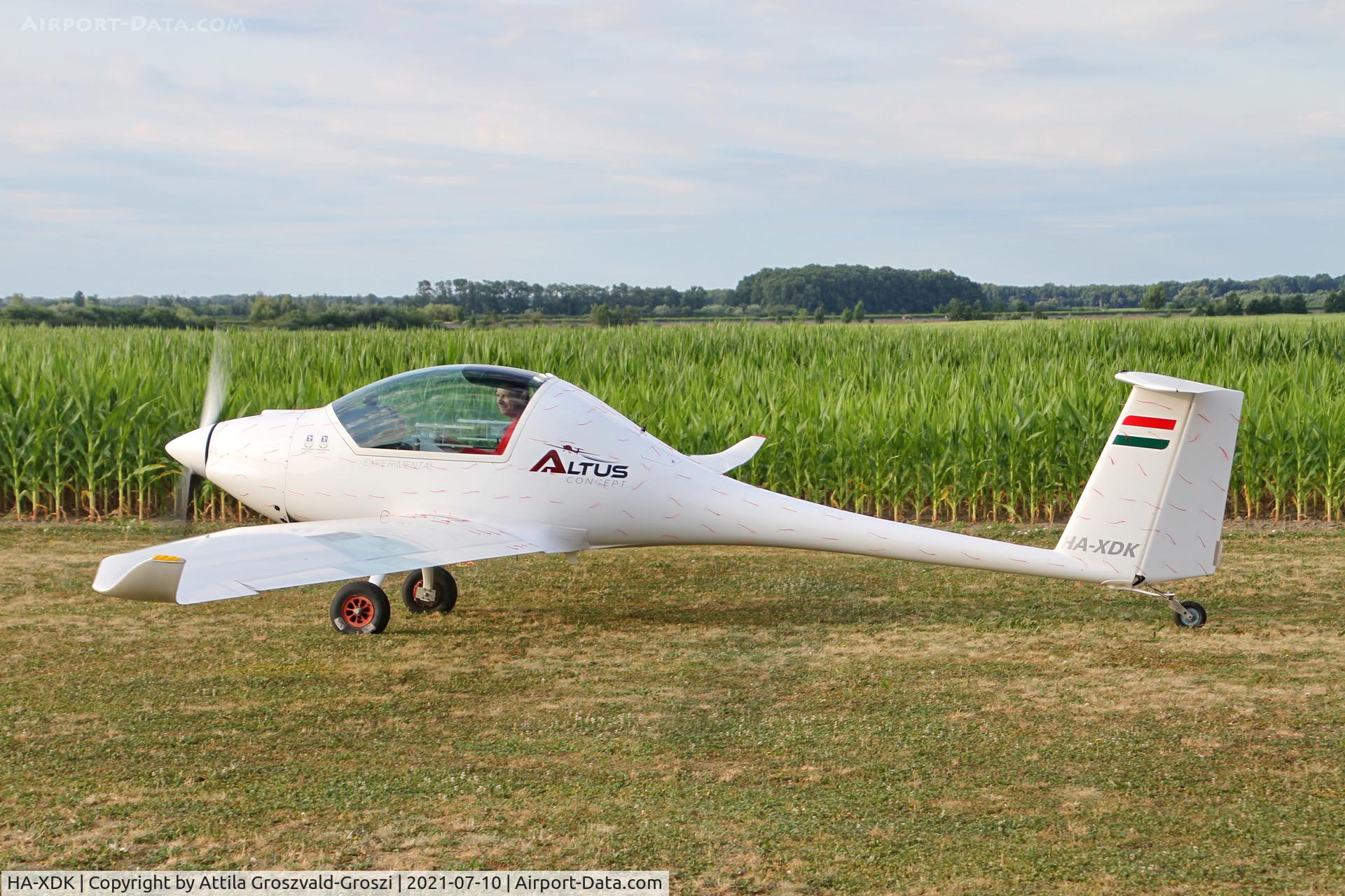 HA-XDK, 2017 Omikron-Dokk Altus C/N 001, Becsehely Airport, Hungary