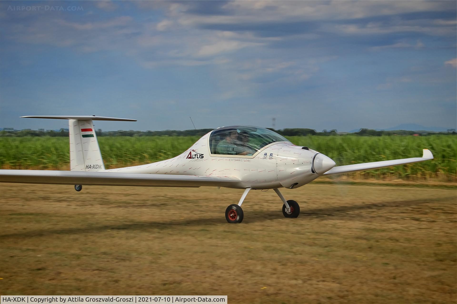 HA-XDK, 2017 Omikron-Dokk Altus C/N 001, Becsehely Airport, Hungary