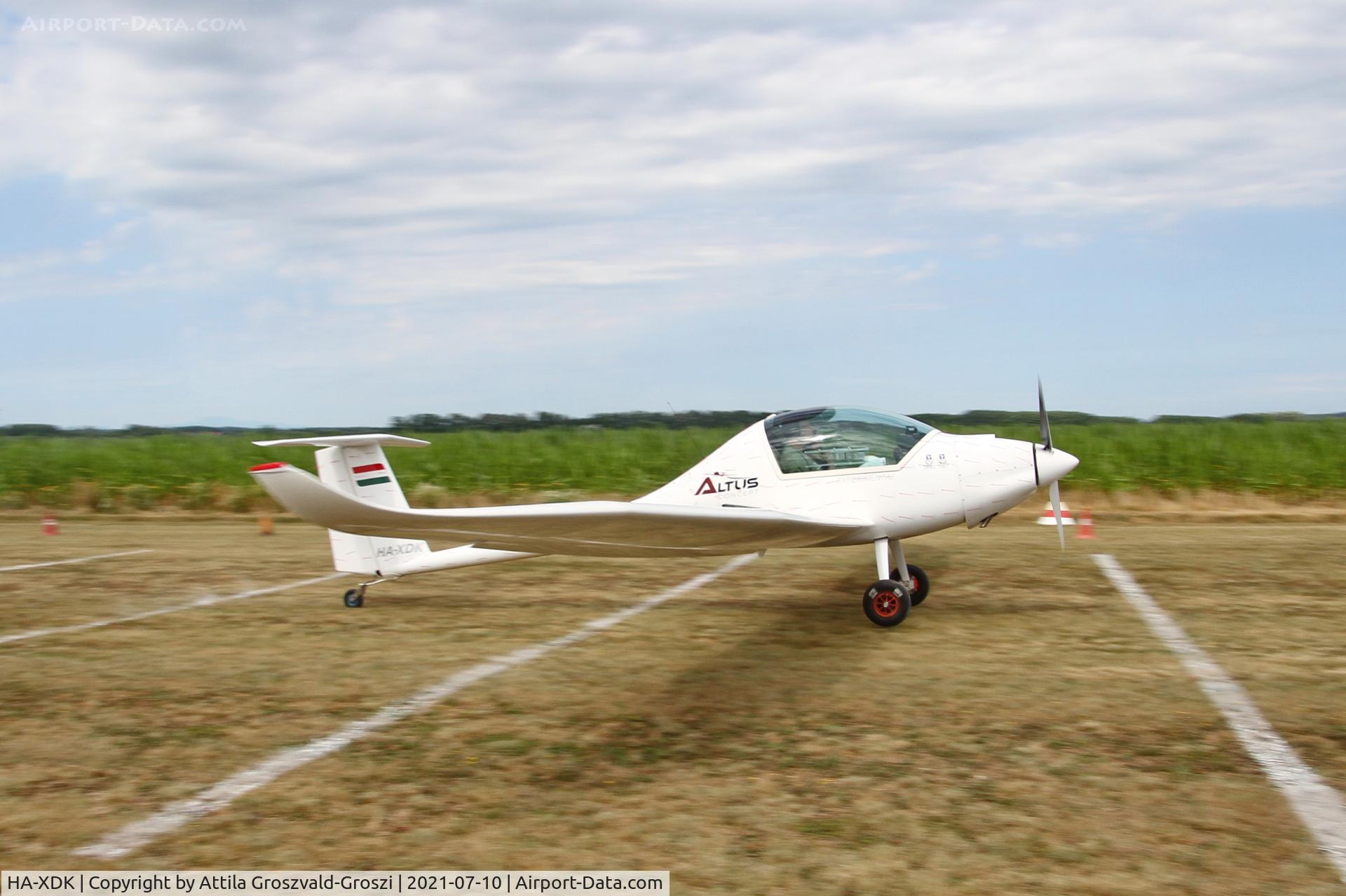 HA-XDK, 2017 Omikron-Dokk Altus C/N 001, Becsehely Airport, Hungary