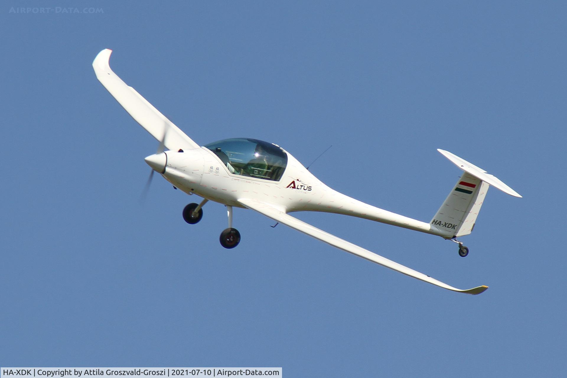 HA-XDK, 2017 Omikron-Dokk Altus C/N 001, Becsehely Airport, Hungary