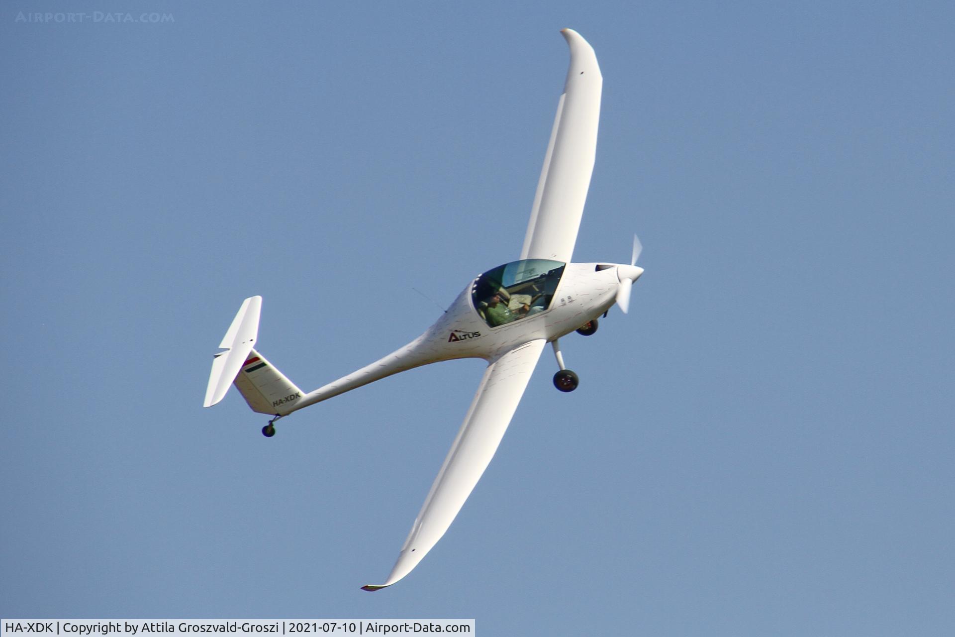 HA-XDK, 2017 Omikron-Dokk Altus C/N 001, Becsehely Airport, Hungary