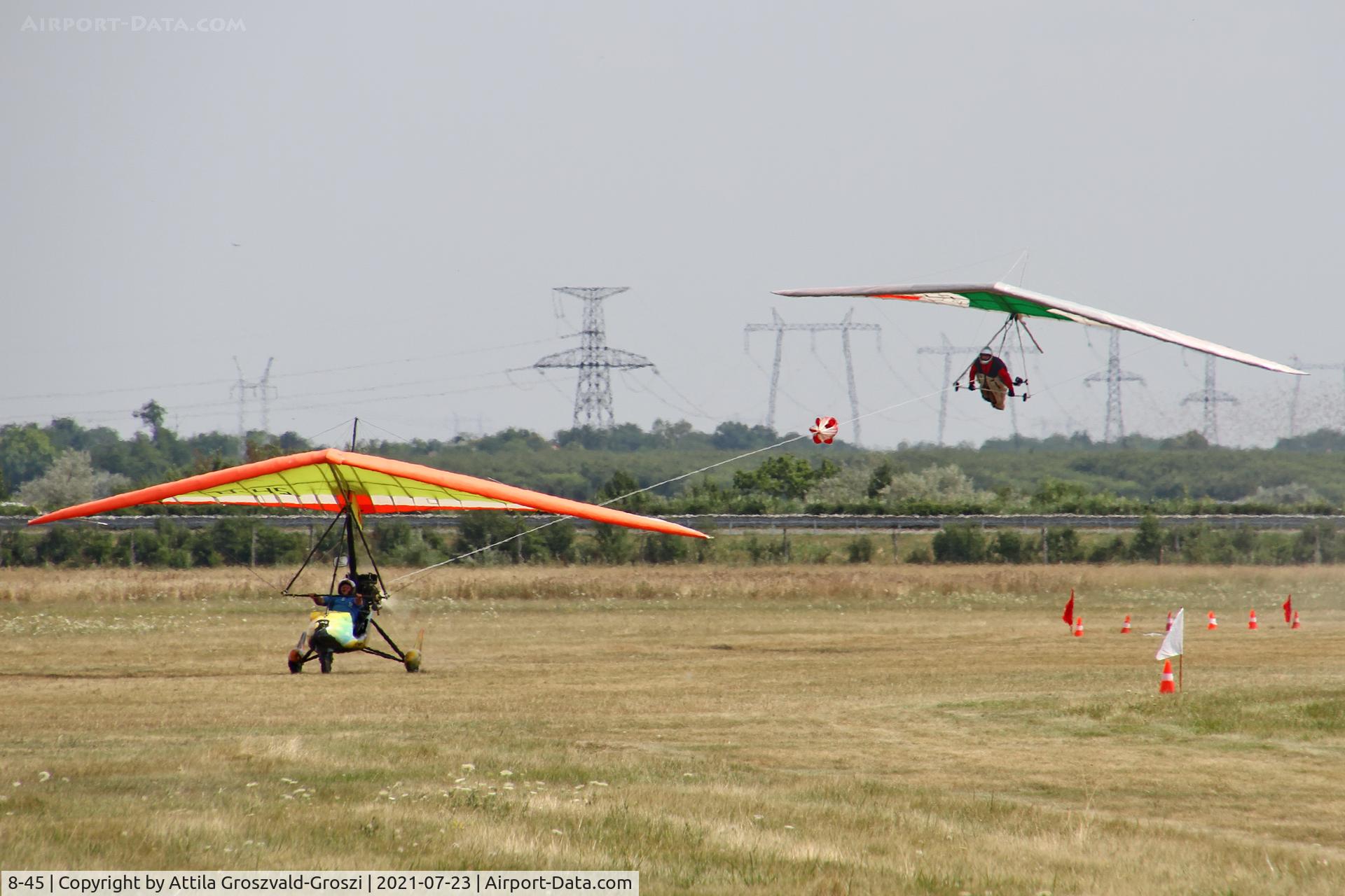 8-45, 2004 Halley Apollo CXMD Racer GT C/N 010804, Balatonfökajár Airport, Hungary