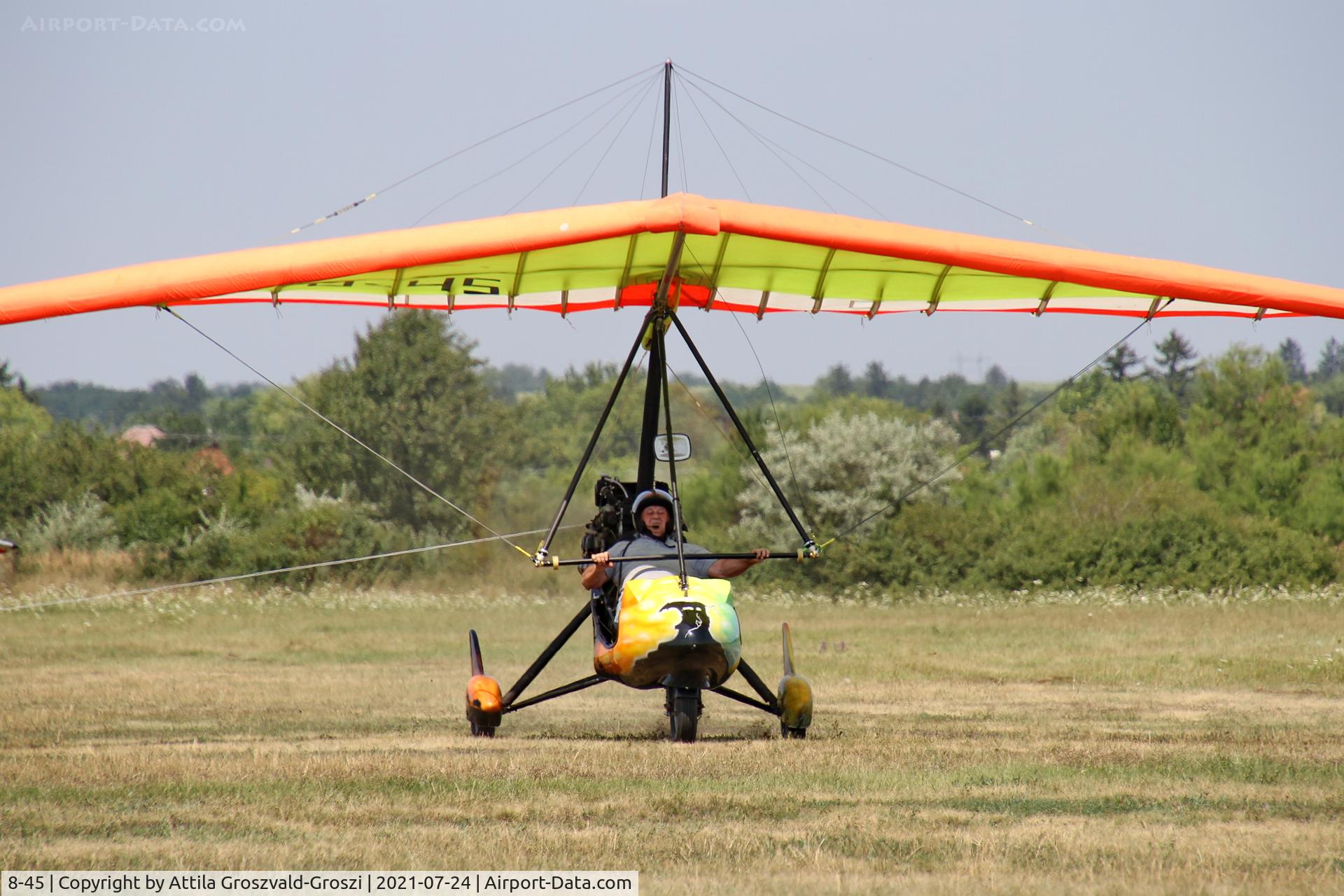 8-45, 2004 Halley Apollo CXMD Racer GT C/N 010804, Balatonfökajár Airport, Hungary