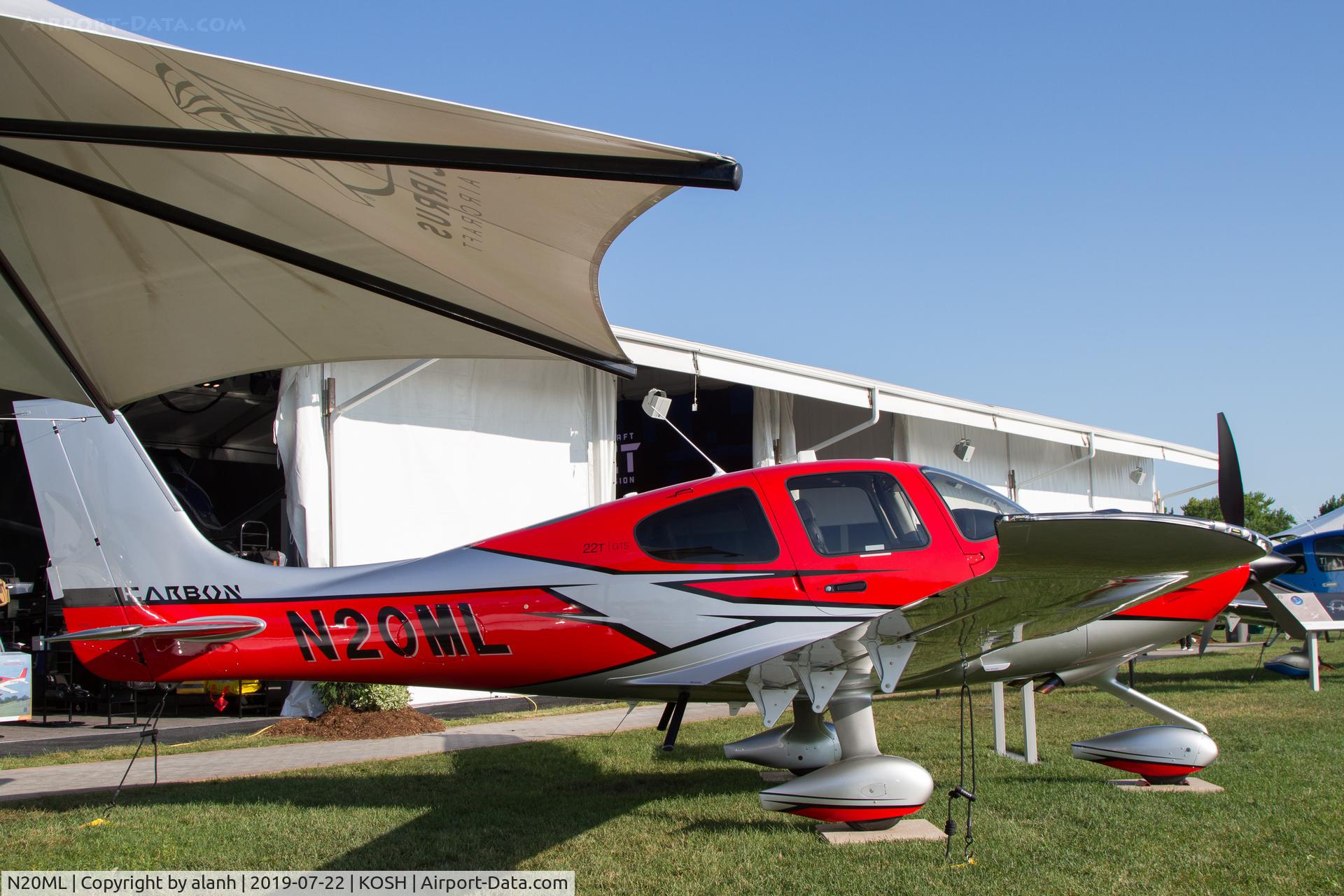 N20ML, 2019 Cirrus SR22T C/N 1945, In the Cirrus exhibit at AirVenture 2019