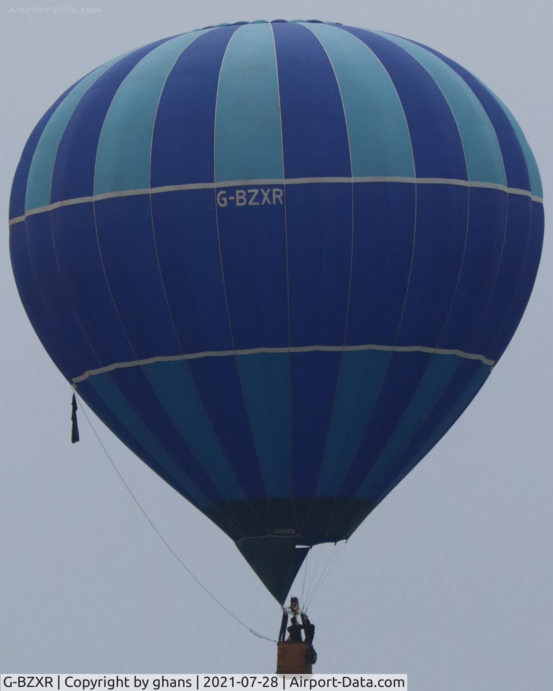 G-BZXR, 2001 Cameron Balloons N-90 C/N 10124, @ Chambley