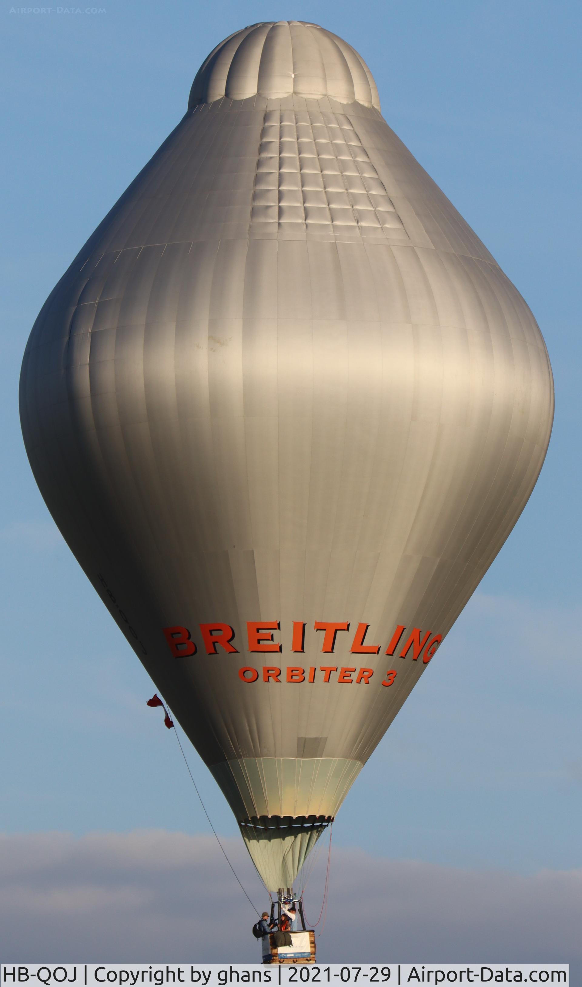 HB-QOJ, Cameron Balloons RX-105 C/N 11235, @ Chambley
