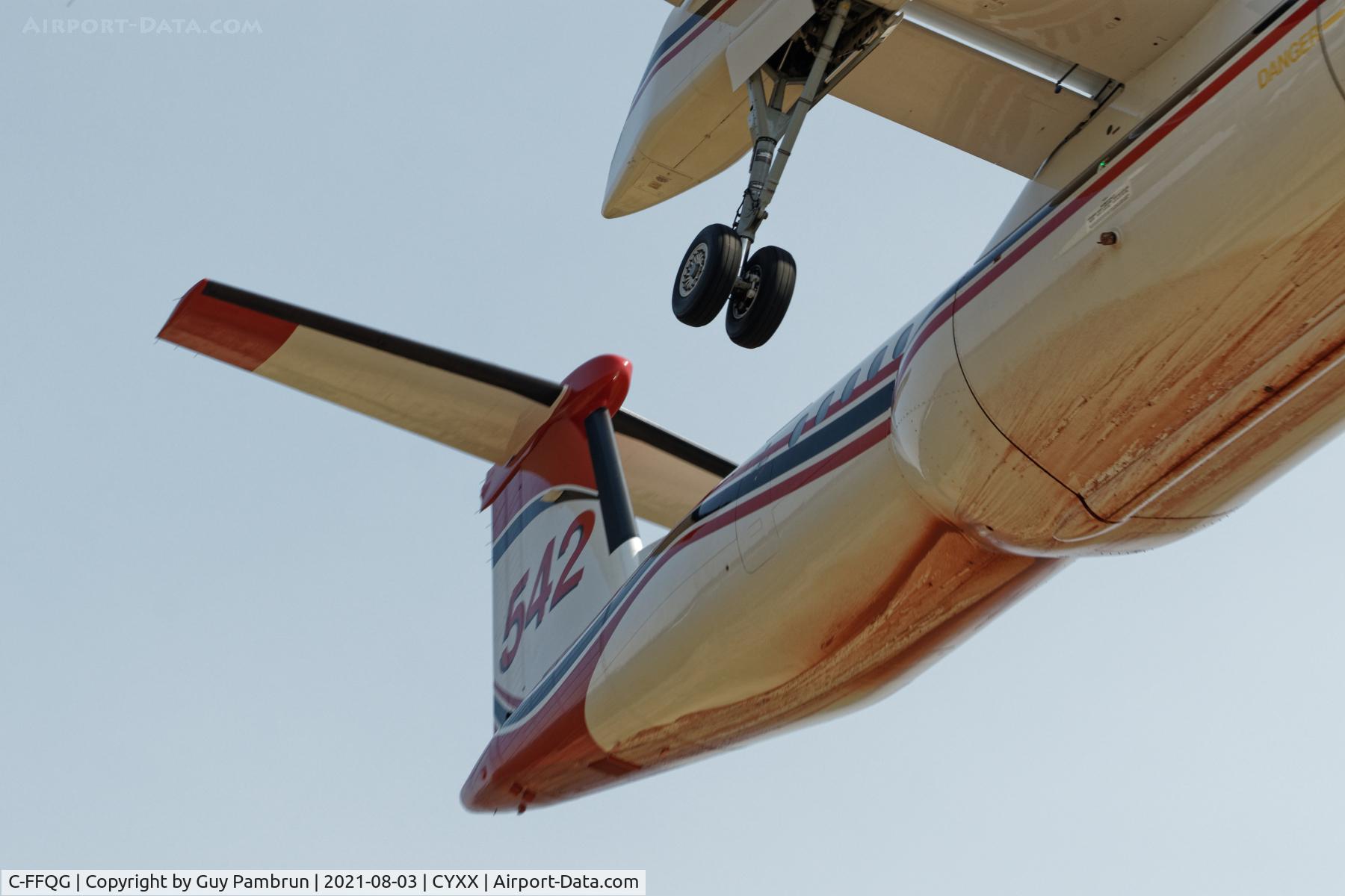 C-FFQG, 2008 De Havilland Canada DHC-8-402Q Dash 8 C/N 4201, Landing on 25 after dropping it's load on a forest fire.