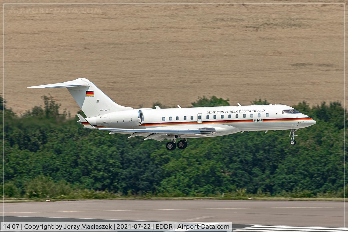 14 07, 2019 Bombardier BD-700-1A10 Global 6000 C/N 9865, Bombardier BD-700, c/n: 9865