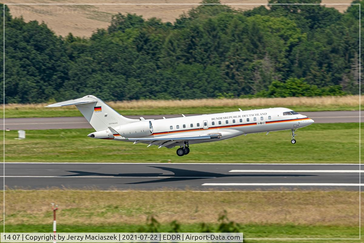 14 07, 2019 Bombardier BD-700-1A10 Global 6000 C/N 9865, Bombardier BD-700, c/n: 9865