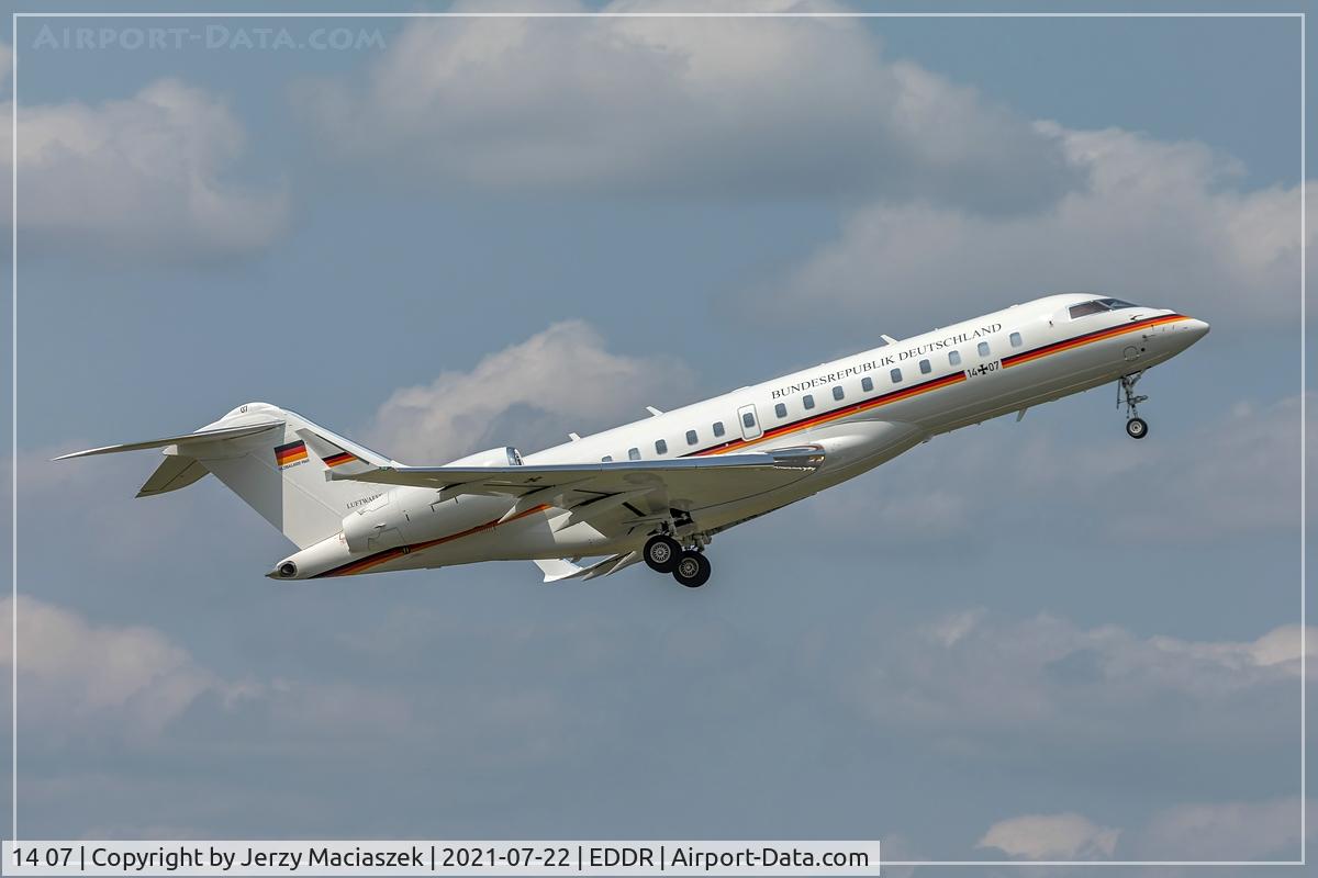 14 07, 2019 Bombardier BD-700-1A10 Global 6000 C/N 9865, Bombardier BD-700, c/n: 9865