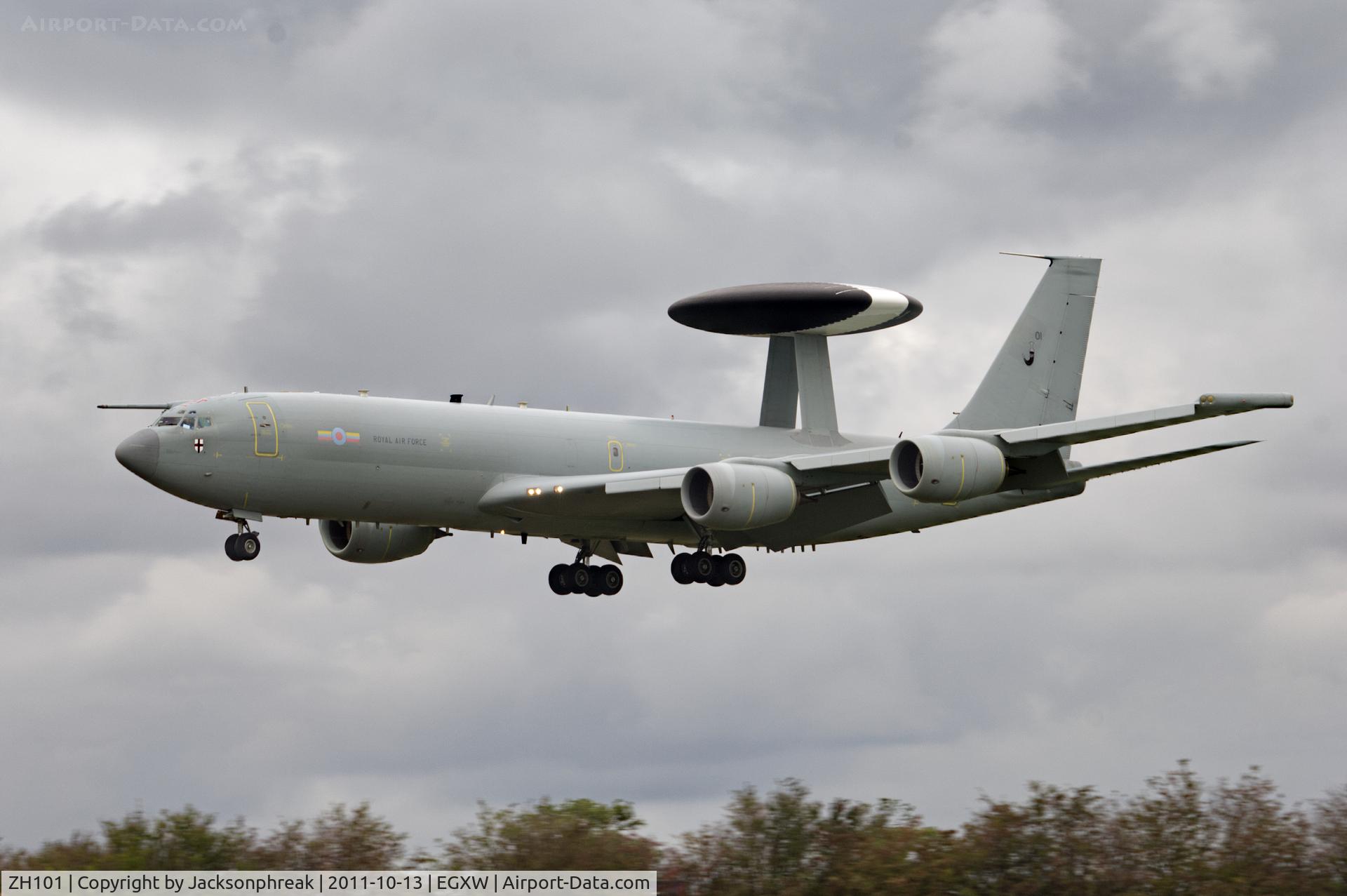 ZH101, 1989 Boeing E-3D Sentry AEW.1 C/N 24109, Touch & Go's at RAF Waddington