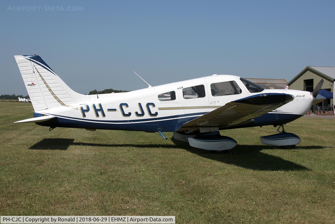 PH-CJC, 2004 Piper PA-28-181 Archer III C/N 2843595, at ehmz
