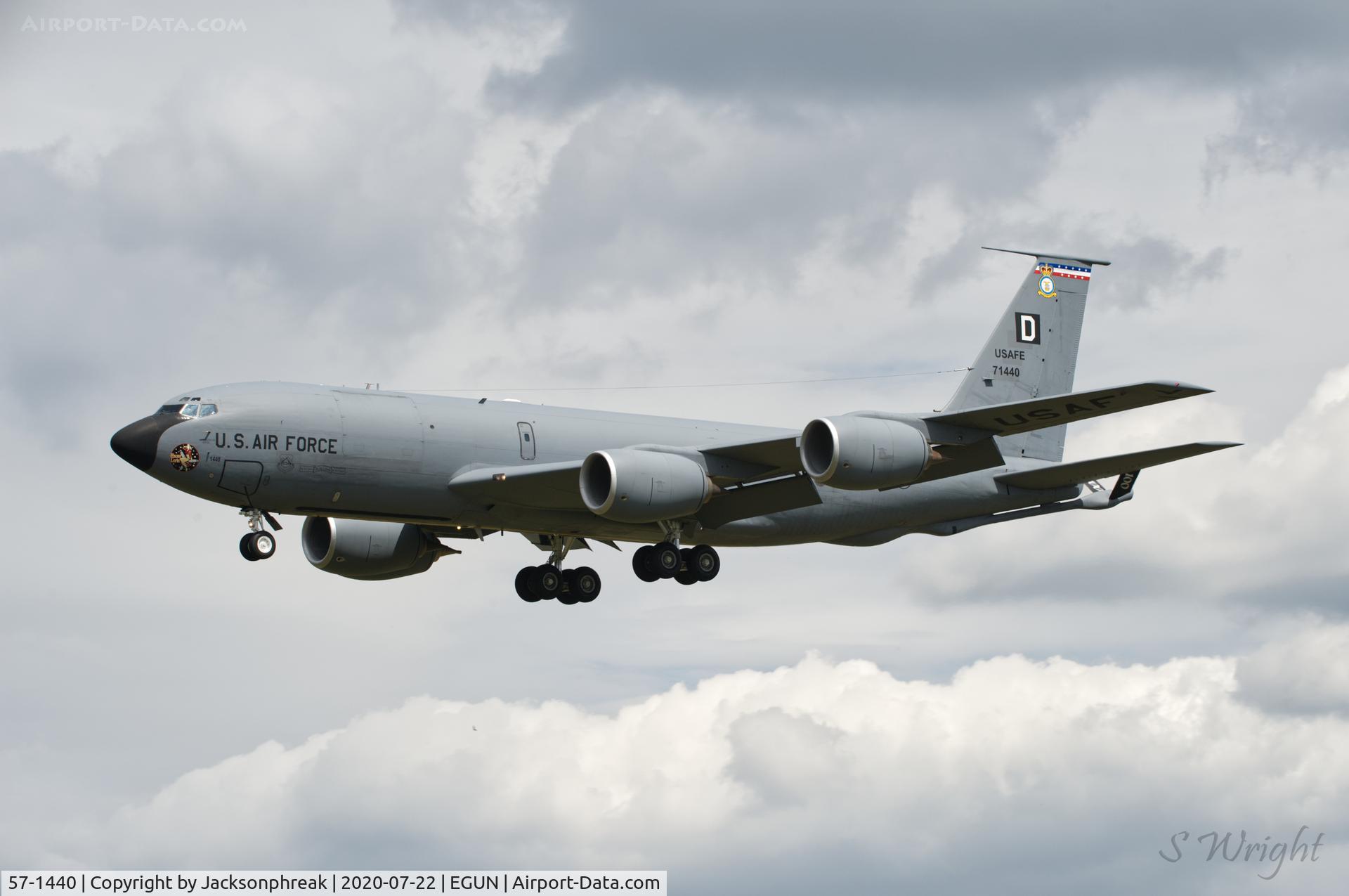 57-1440, 1958 Boeing KC-135R Stratotanker C/N 17511, Coming in to land at RAF Mildenhall UK