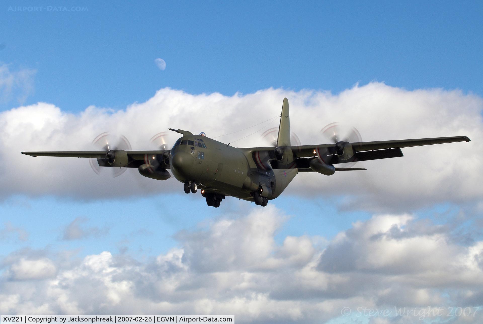 XV221, 1967 Lockheed C-130K Hercules C.3 C/N 382-4251, Landing at RAF Brize Norton
