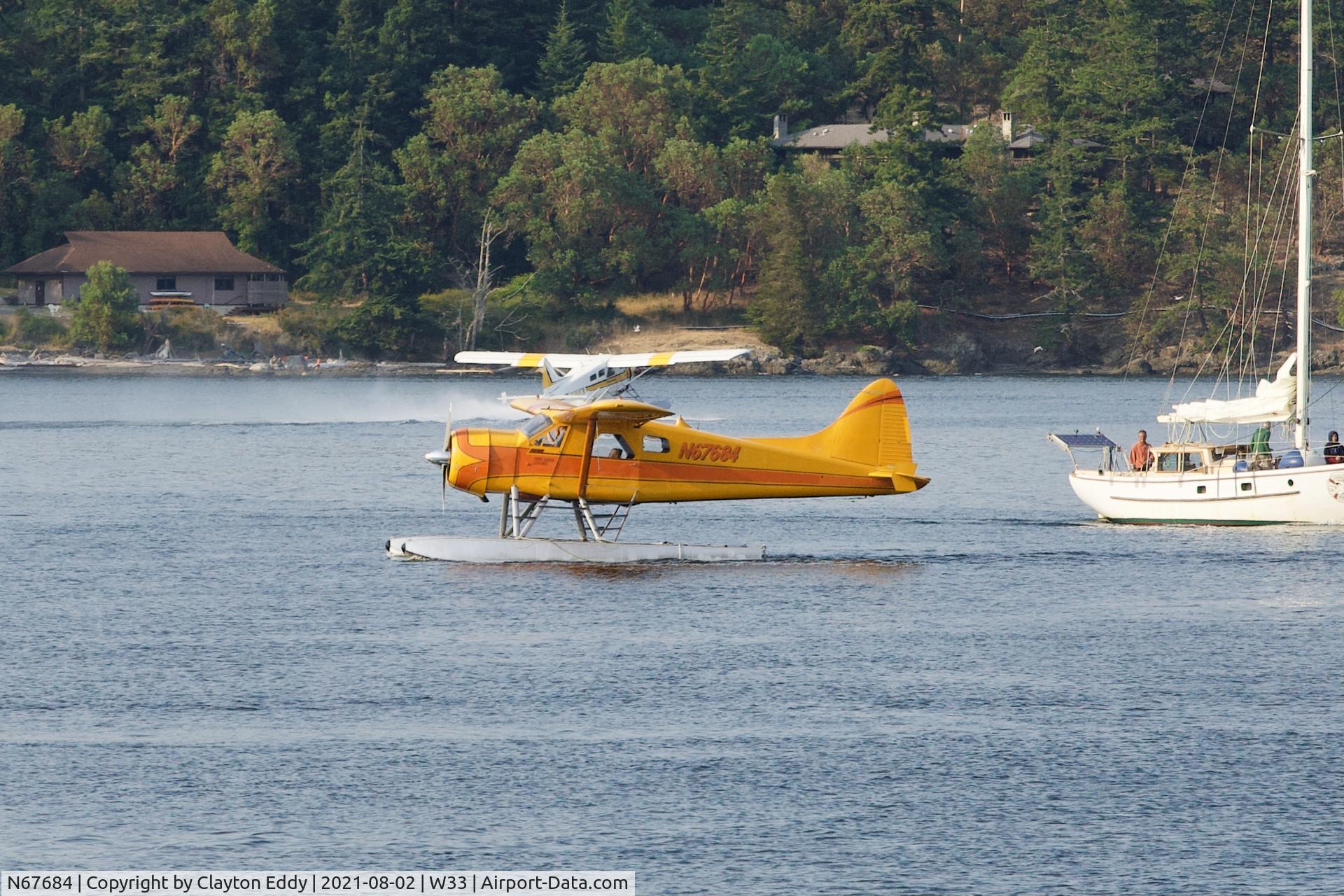 N67684, 1958 De Havilland Canada U-6A Beaver C/N 1208, Friday Harbor Seaplane Base Washington 2021.