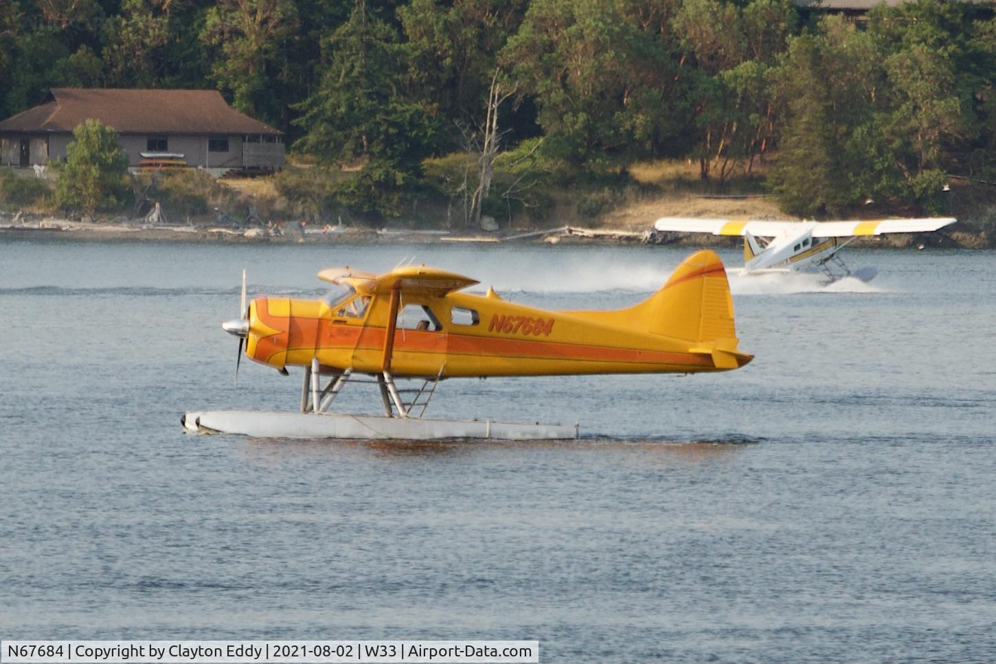 N67684, 1958 De Havilland Canada U-6A Beaver C/N 1208, Friday Harbor Seaplane Base Washington 2021.
