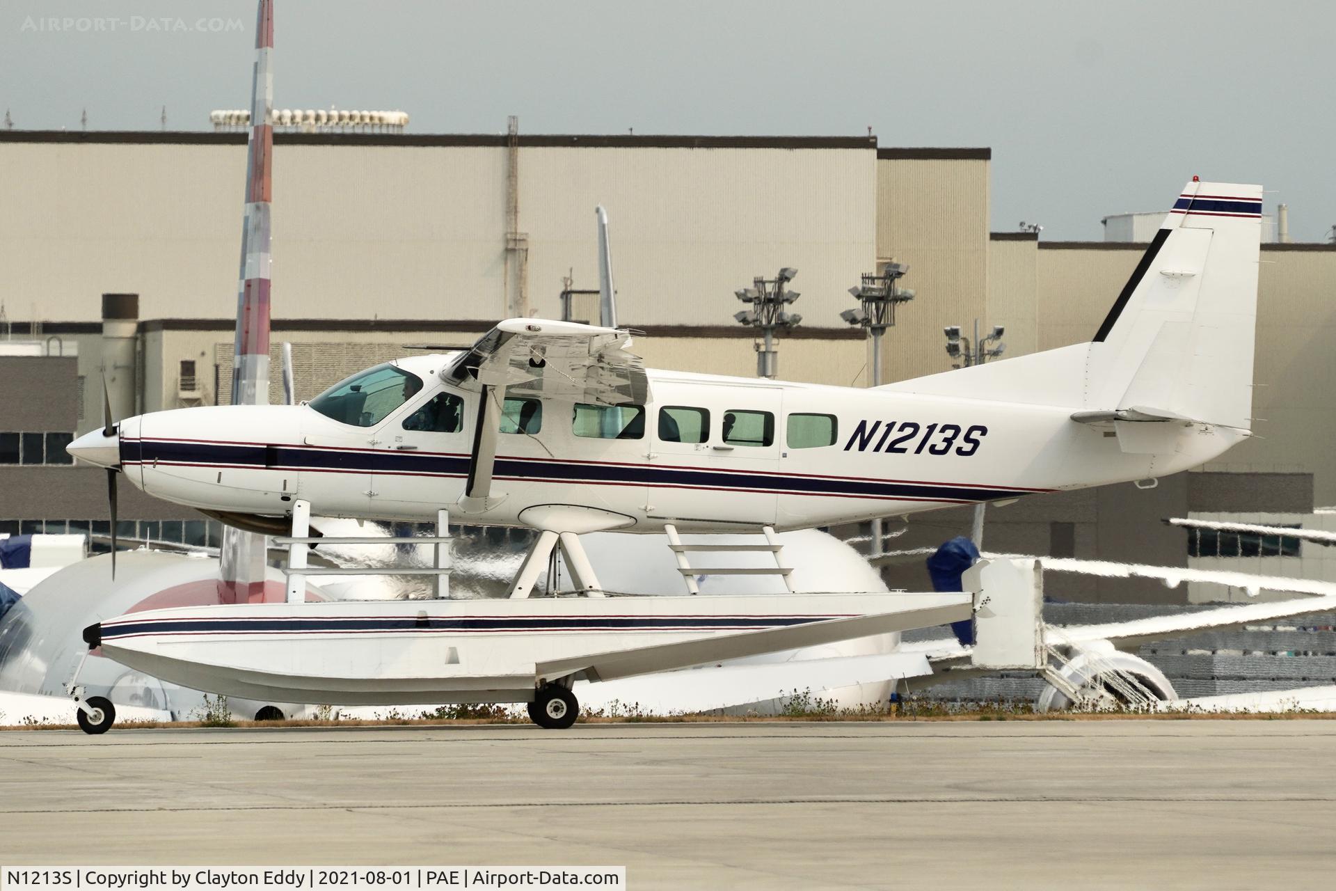 N1213S, 1995 Cessna 208 Caravan I C/N 20800243, Paine Field Airport Washington 2021.
