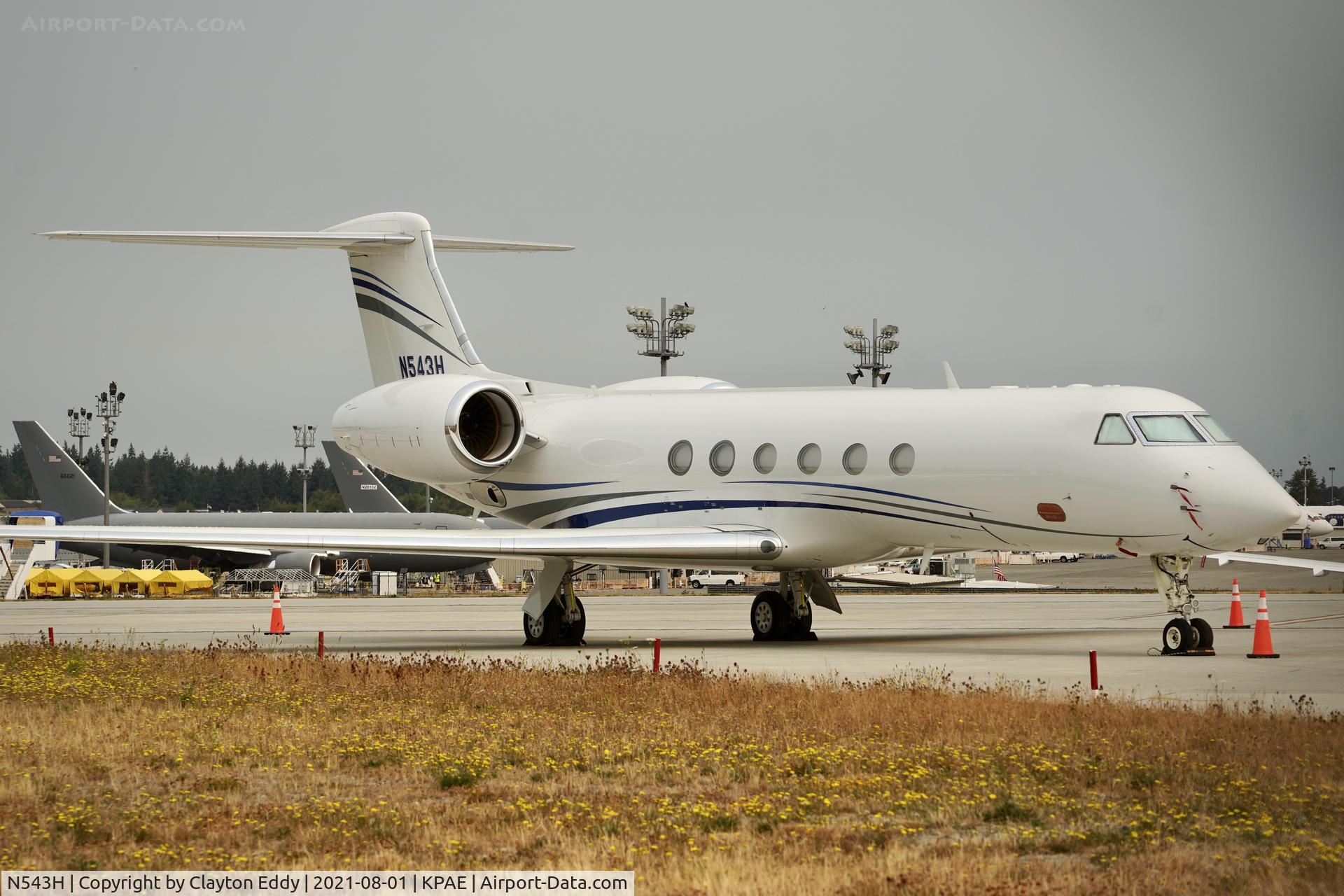 N543H, 2002 Gulfstream Aerospace G-V C/N 688, Paine Filed Airport Washington 2021.