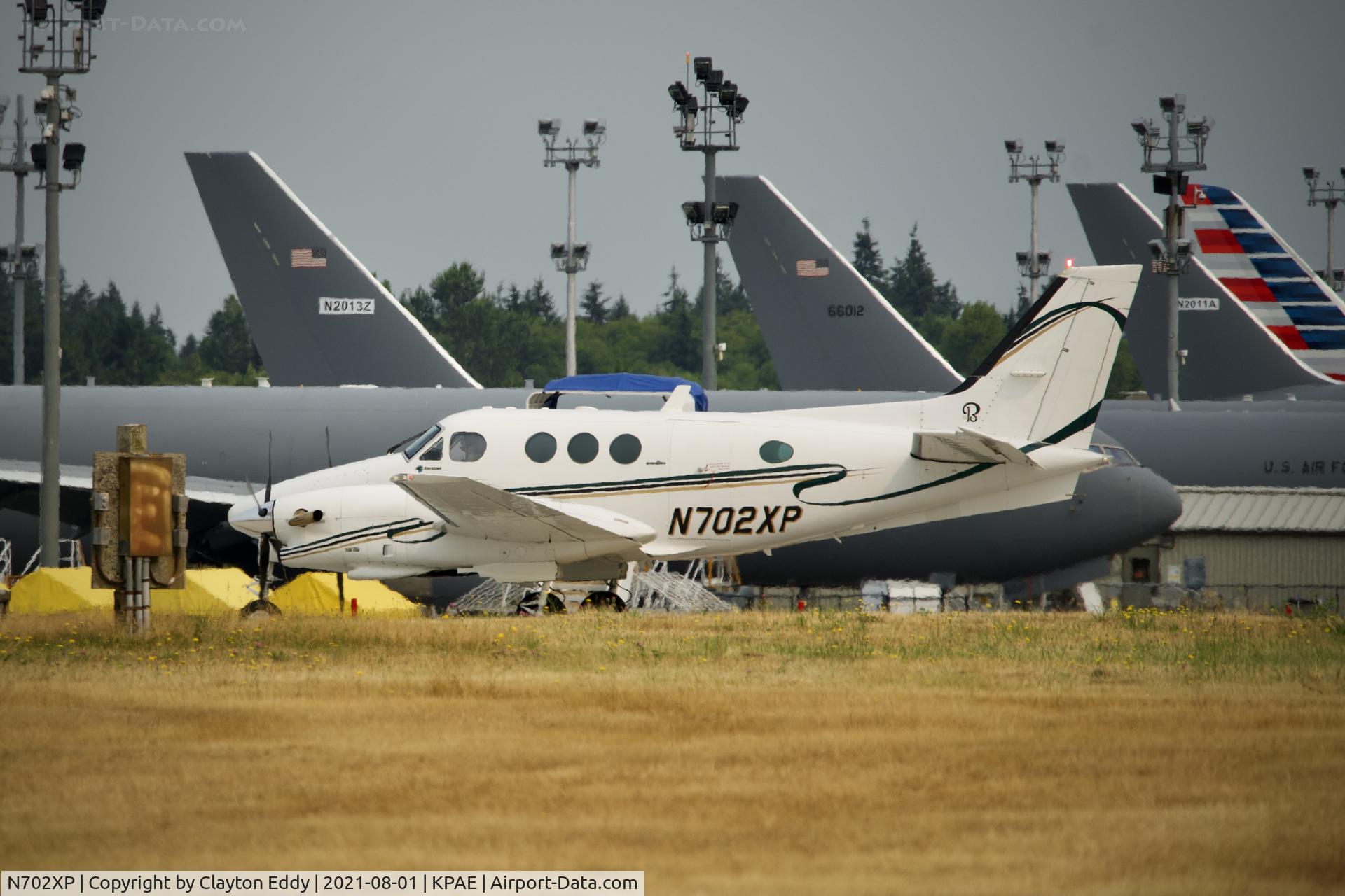 N702XP, 1978 Beech E-90 King Air C/N LW-266, Paine Field Airport Washington 2021.