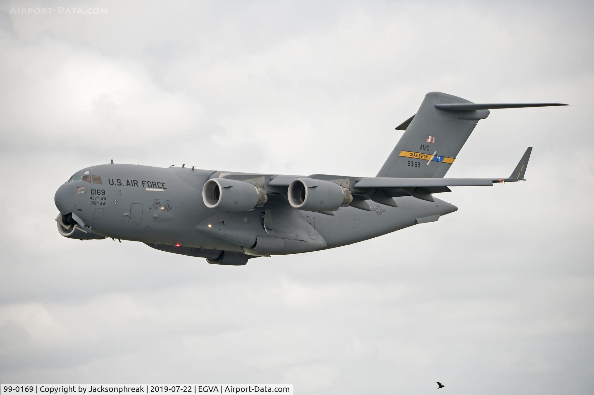 99-0169, 1999 Boeing C-17A Globemaster III C/N 50073/P-69, Take off from RAF Fairford UK.