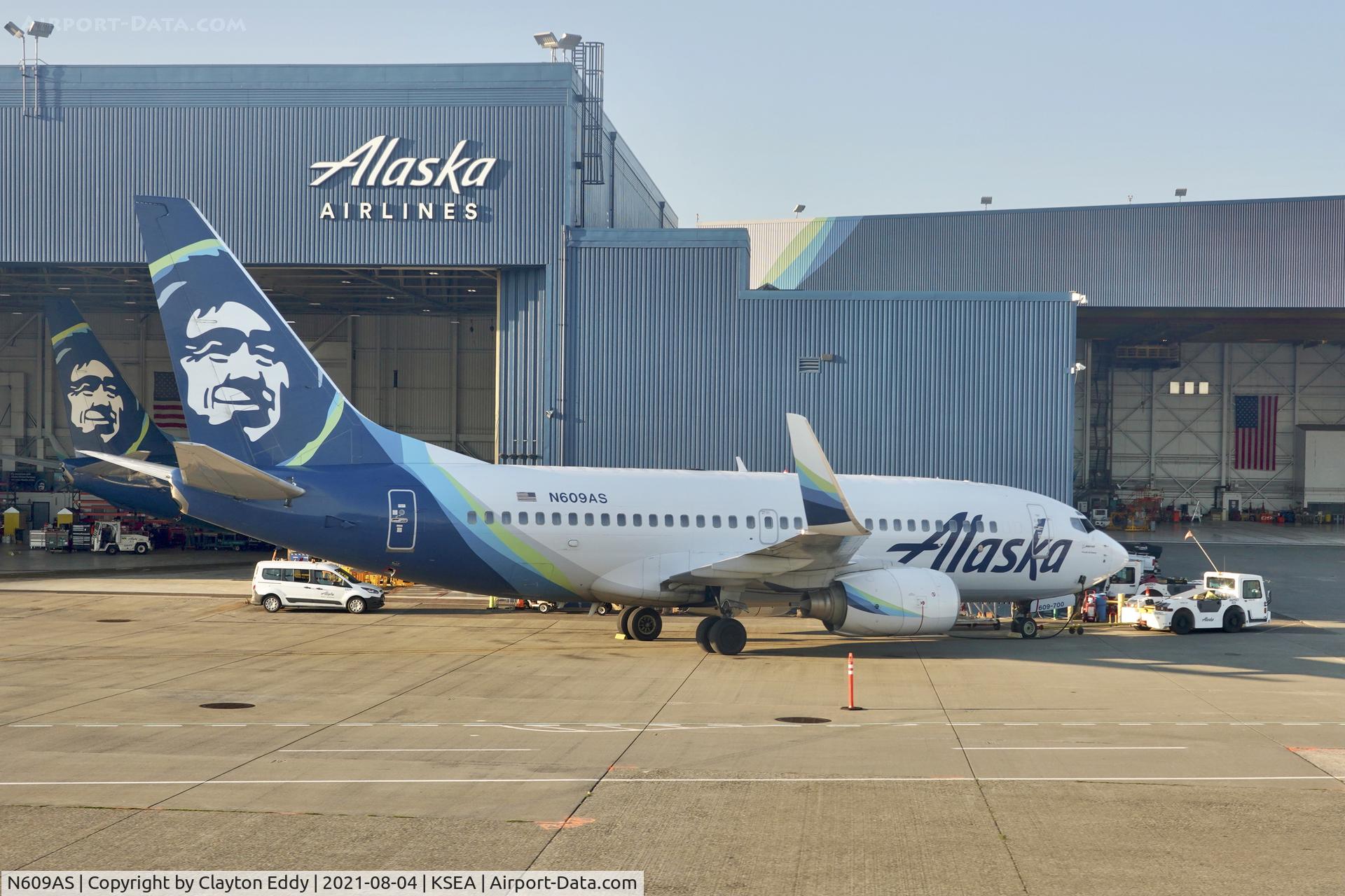 N609AS, 1999 Boeing 737-790 C/N 29752, SEA 2021.