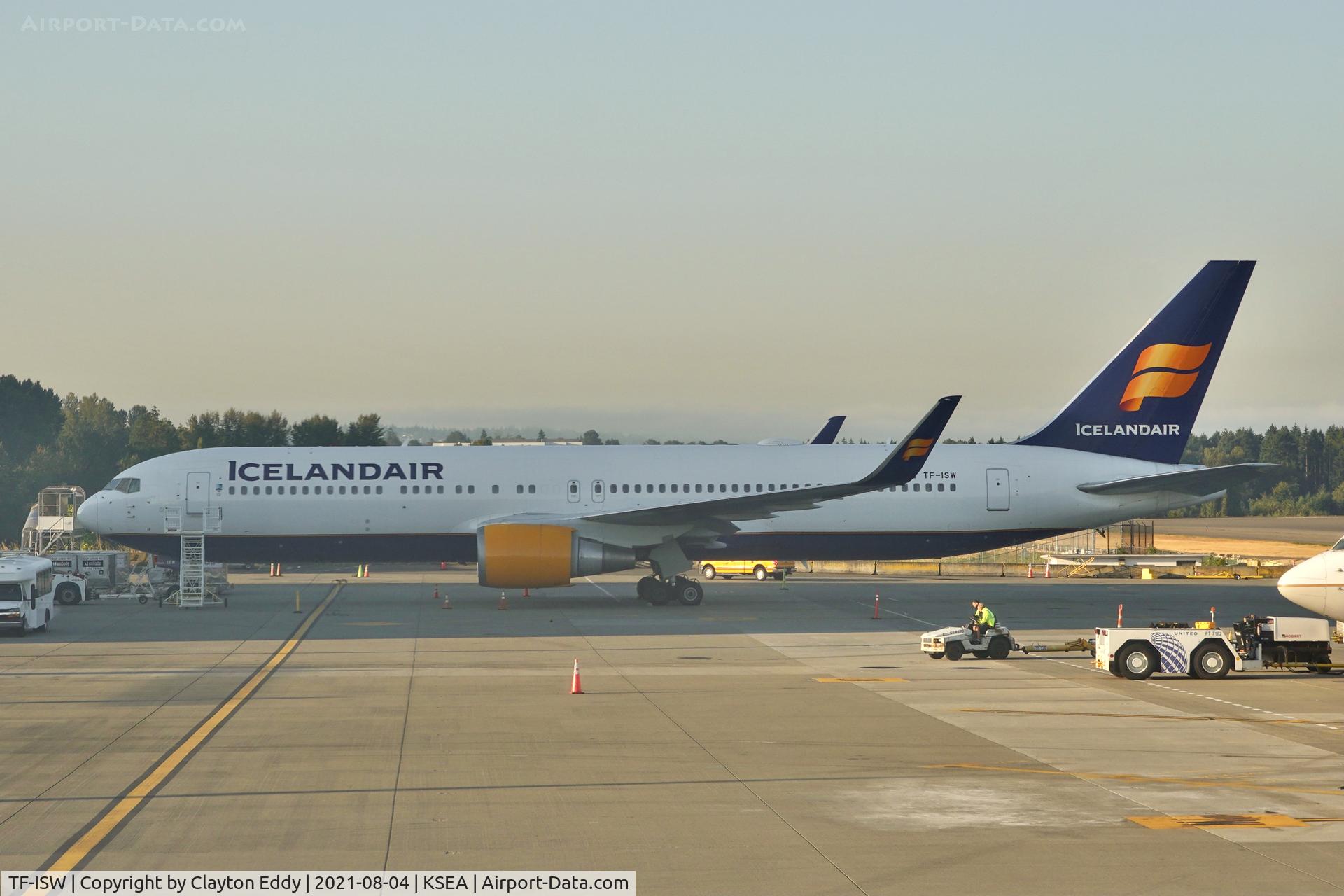 TF-ISW, 1997 Boeing 767-319/ER C/N 28745, SEA 2021.
