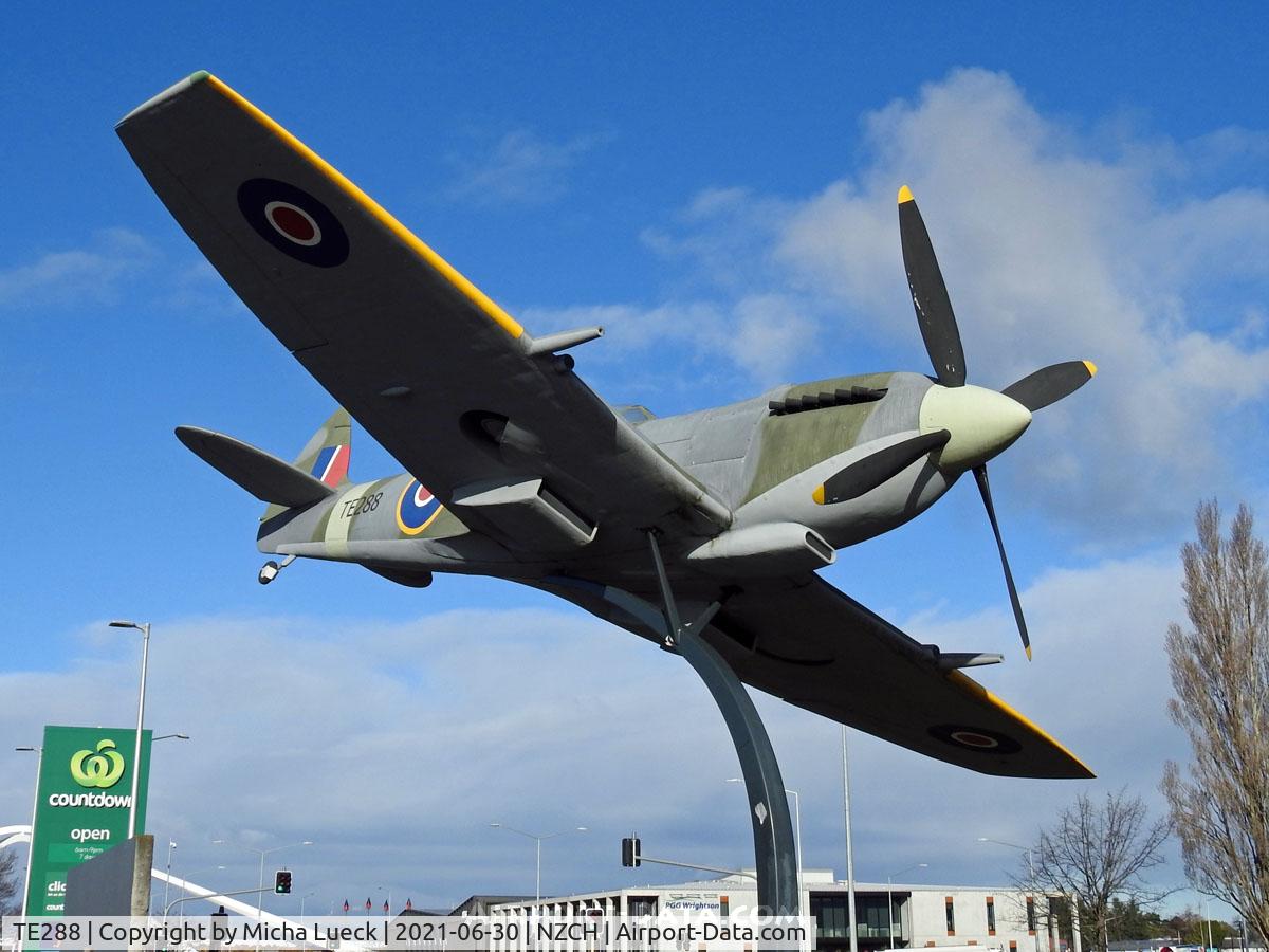 TE288, 2005 Supermarine 361 Spitfire LF.XVIe Replica C/N None (TE288), At Christchurch Airport shopping mall
