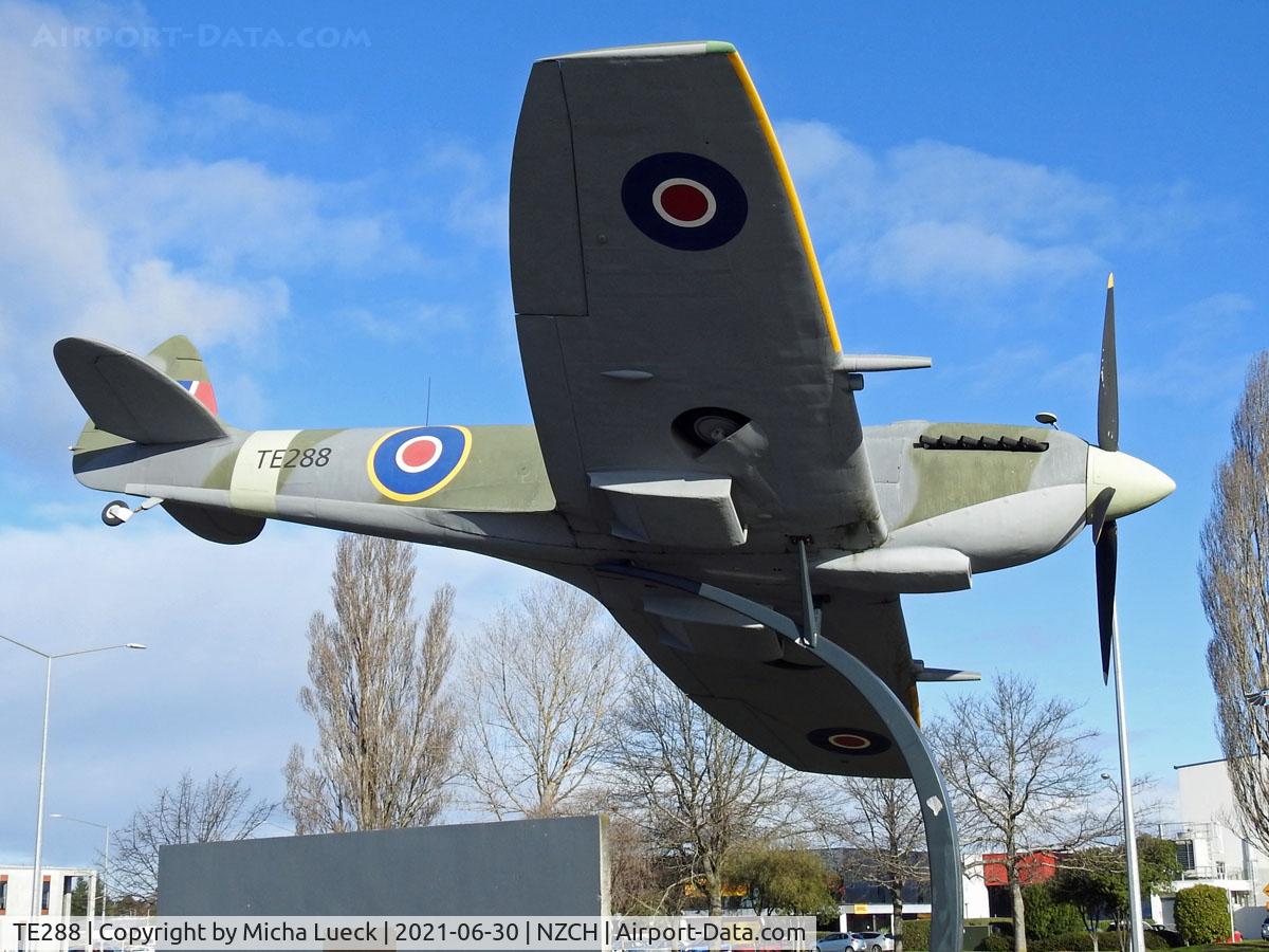 TE288, 2005 Supermarine 361 Spitfire LF.XVIe Replica C/N None (TE288), At Christchurch Airport shopping mall