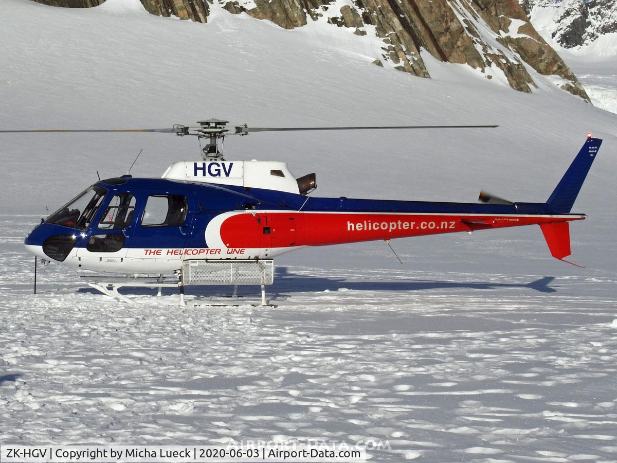 ZK-HGV, 2005 Eurocopter AS-350B-2 Ecureuil Ecureuil C/N 3944, On Franz Josef Glacier, New Zealand