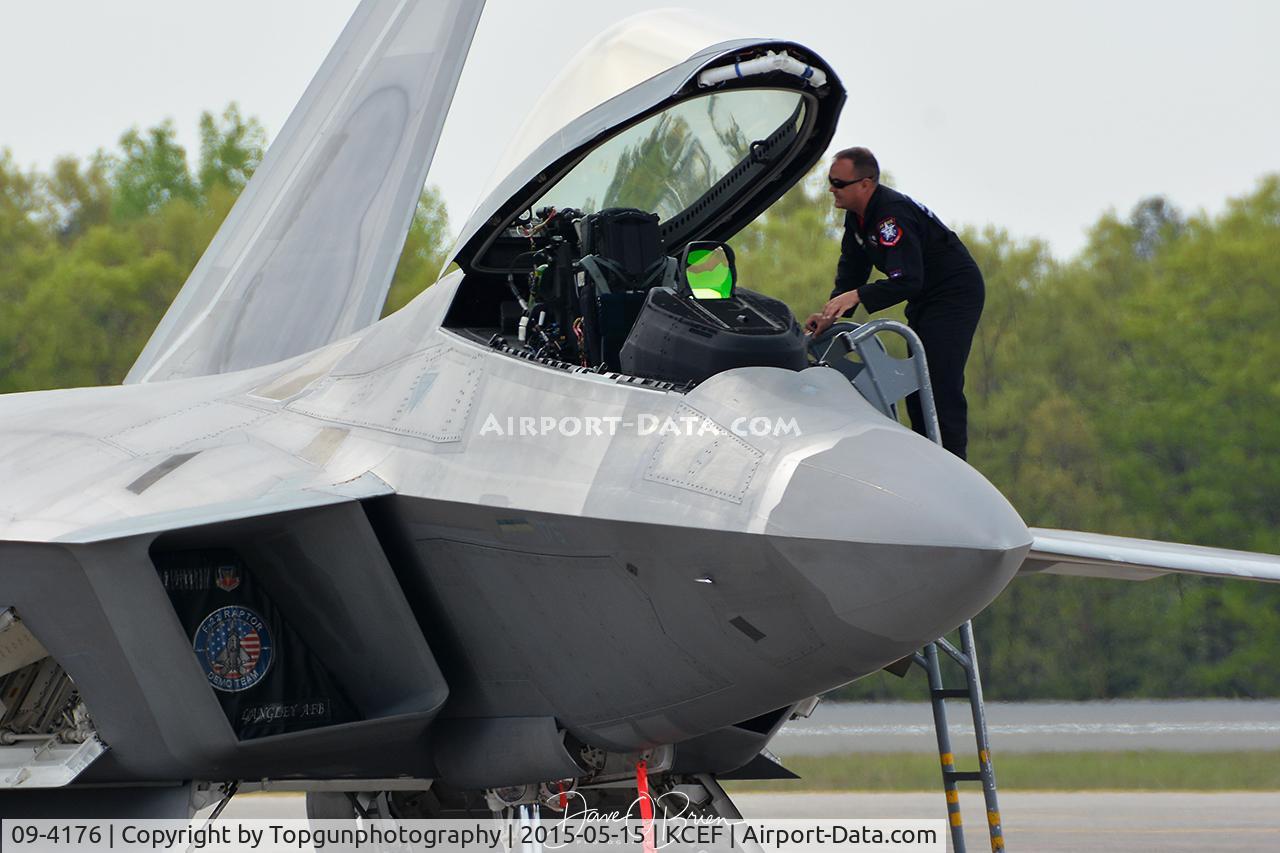 09-4176, Lockheed Martin F-22A Raptor C/N 4176, Raptor Demo Crew checking out plane prior to practice