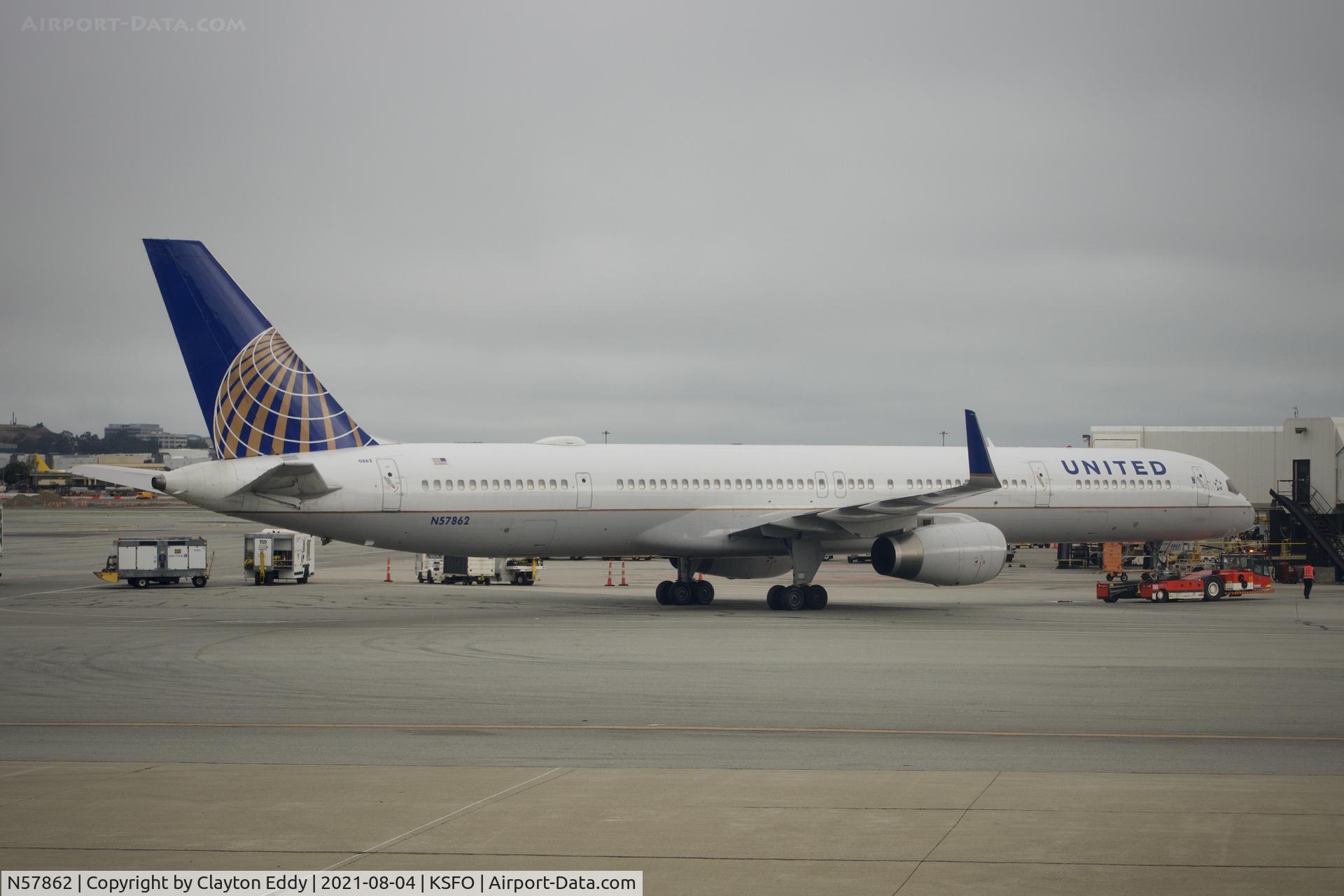 N57862, 2001 Boeing 757-33N C/N 32586, SFO 2021.