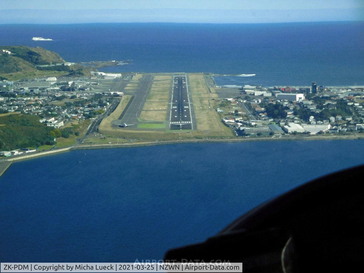 ZK-PDM, Cessna 208 Caravan 1 C/N 20800240, On finals at WLG
