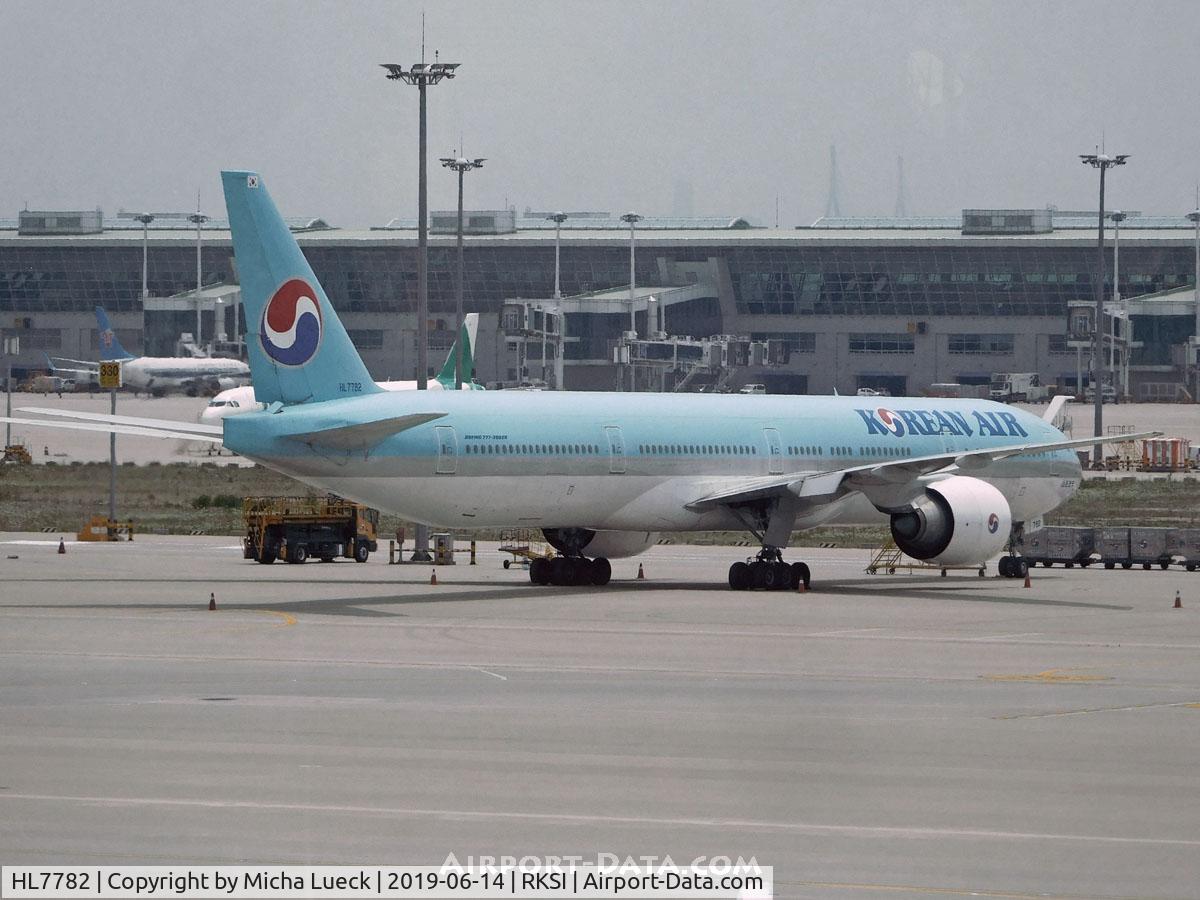 HL7782, 2009 Boeing 777-3B5/ER C/N 37643, At Incheon