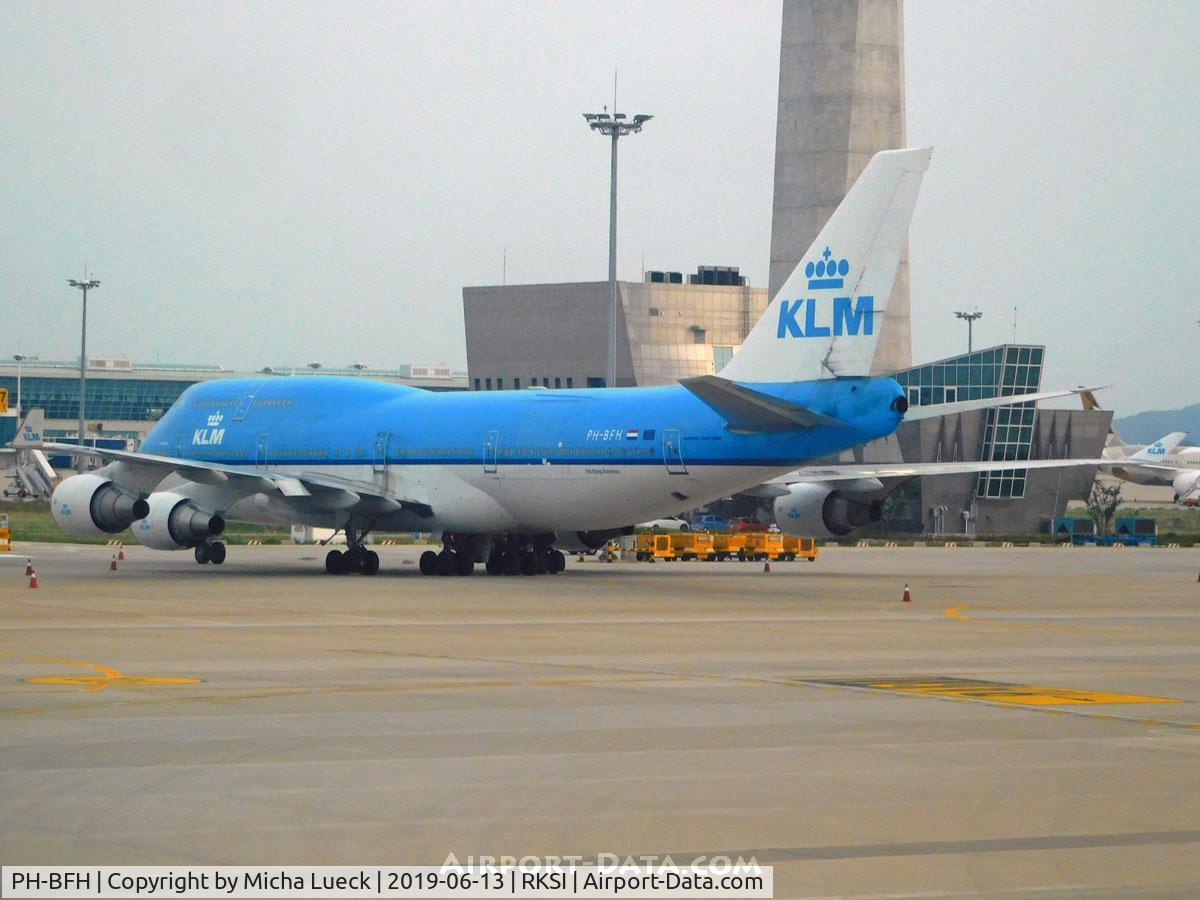 PH-BFH, 1990 Boeing 747-406BC C/N 24518, At Incheon