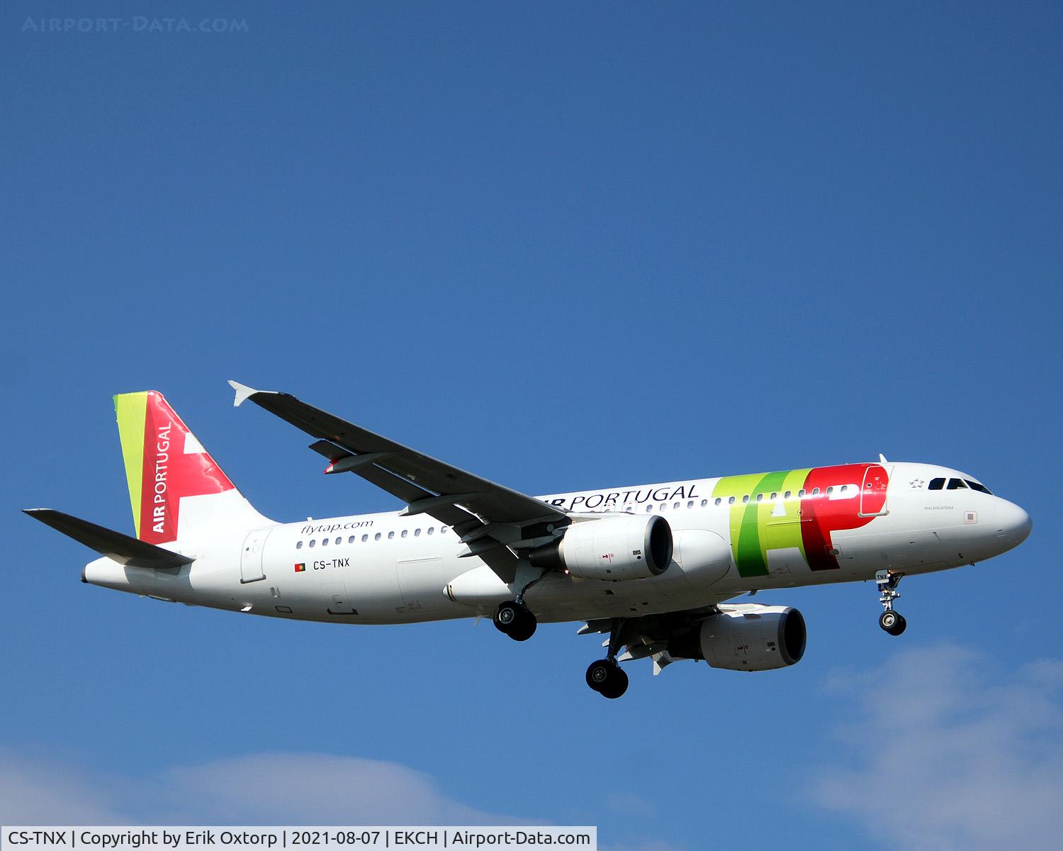 CS-TNX, 2006 Airbus A320-214 C/N 2822, CS-TNX landing rw 12