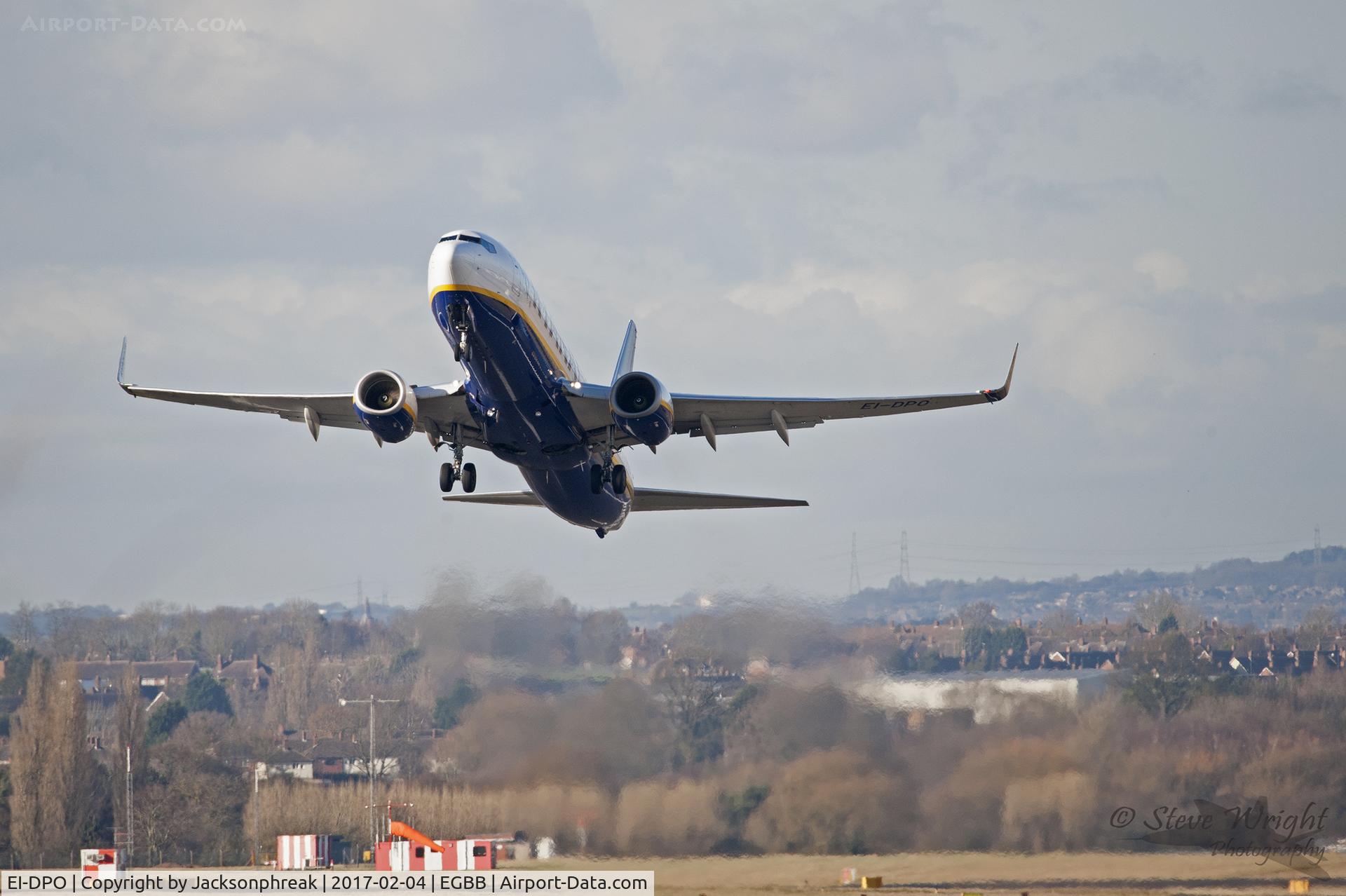 EI-DPO, 2007 Boeing 737-8AS C/N 33612, Taking off from Birmingham Airport, UK